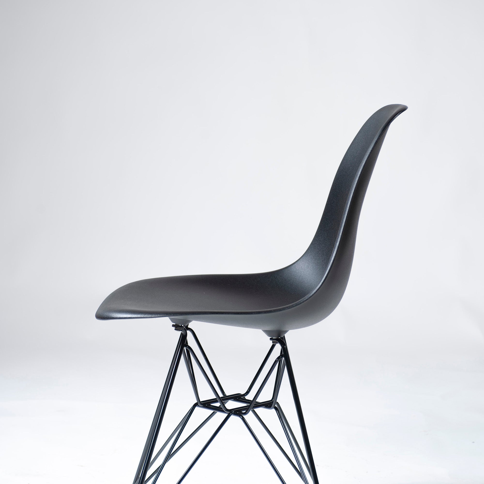 Dining Chair Herman Miller Eames Plastic Side Shell Chair, Wire Base, Black, DSR