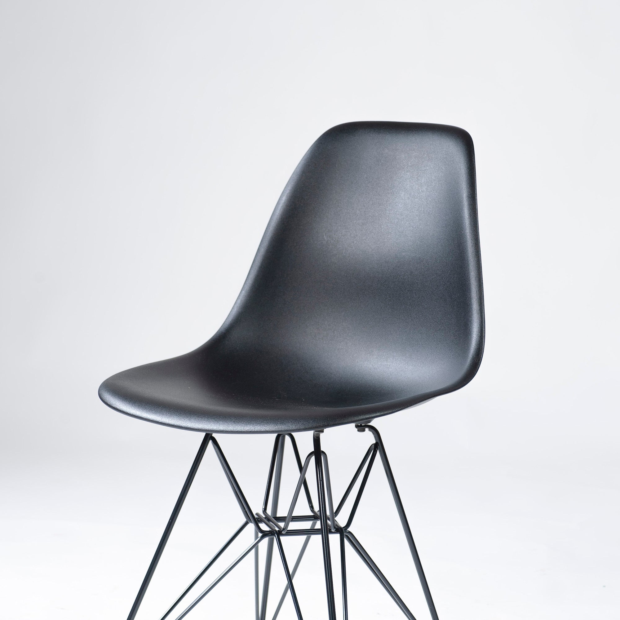 Dining Chair Herman Miller Eames Plastic Side Shell Chair, Wire Base, Black, DSR