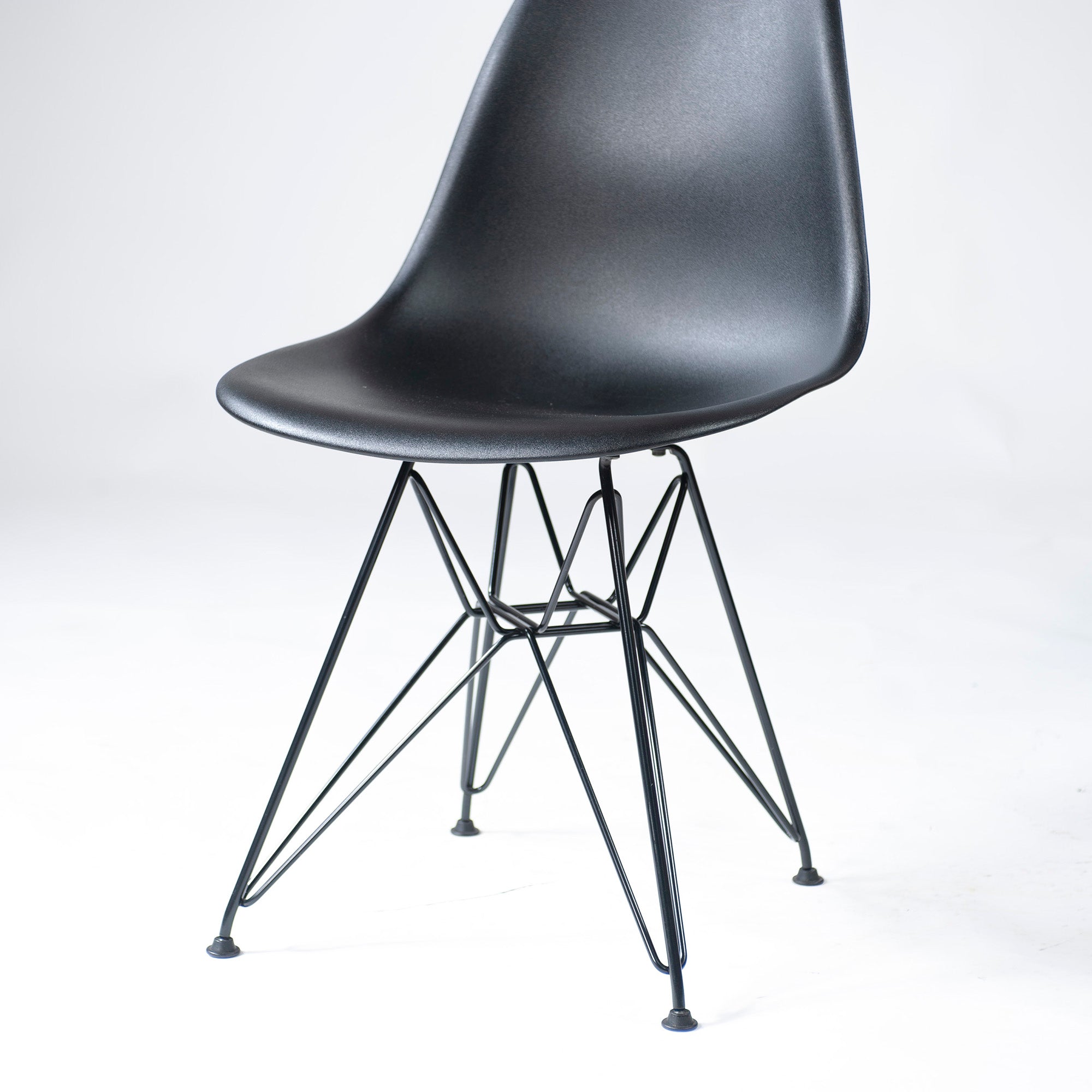 Dining Chair Herman Miller Eames Plastic Side Shell Chair, Wire Base, Black, DSR