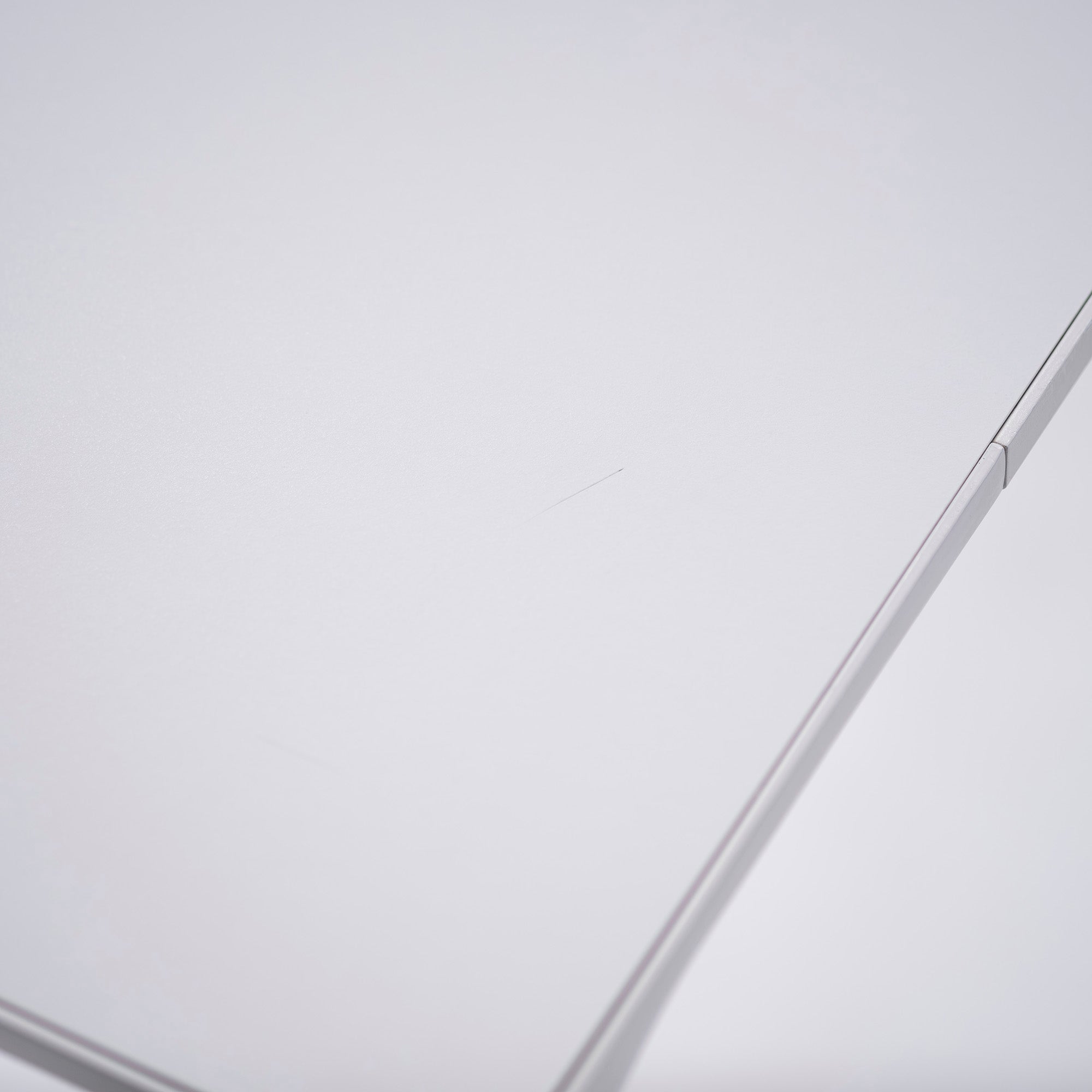 Dining table arper NUUR #8014 Melamine top White Minimal modern Italian modern Simple