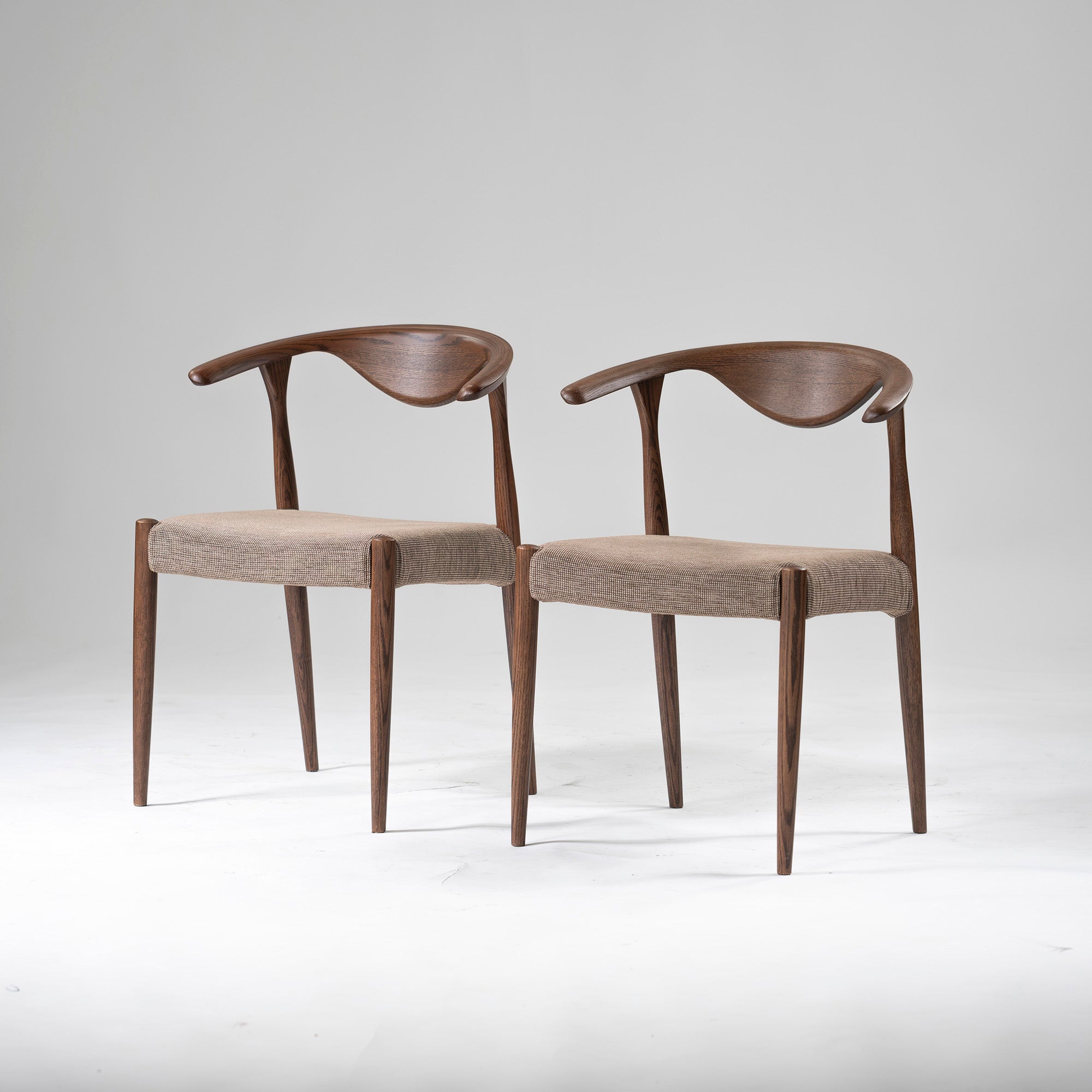 Set of 2 dining chairs by Kashiwa Mokko Rit, oak wood, covered, natural modern, Japanese modern, half arm chair