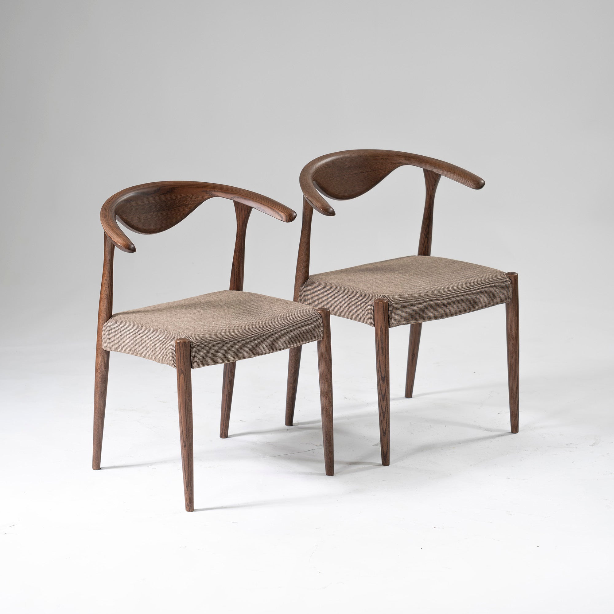 Set of 2 dining chairs by Kashiwa Mokko Rit, oak wood, covered, natural modern, Japanese modern, half arm chair