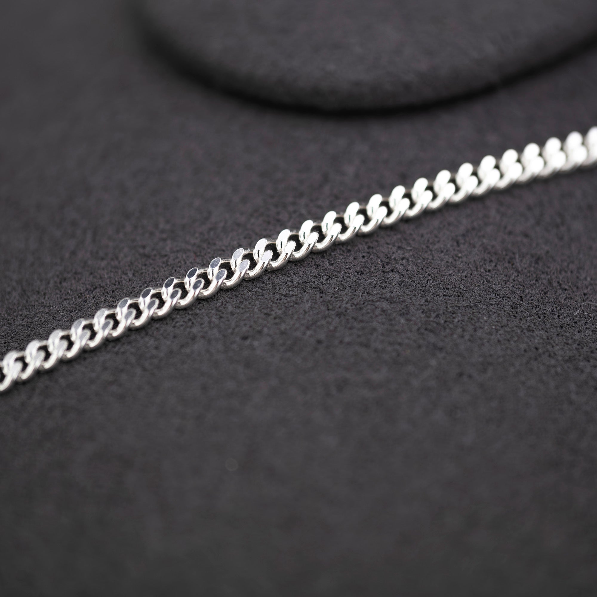 Gucci Necklace Cutout G Bar Type Sterling Silver Curb Chain Unisex