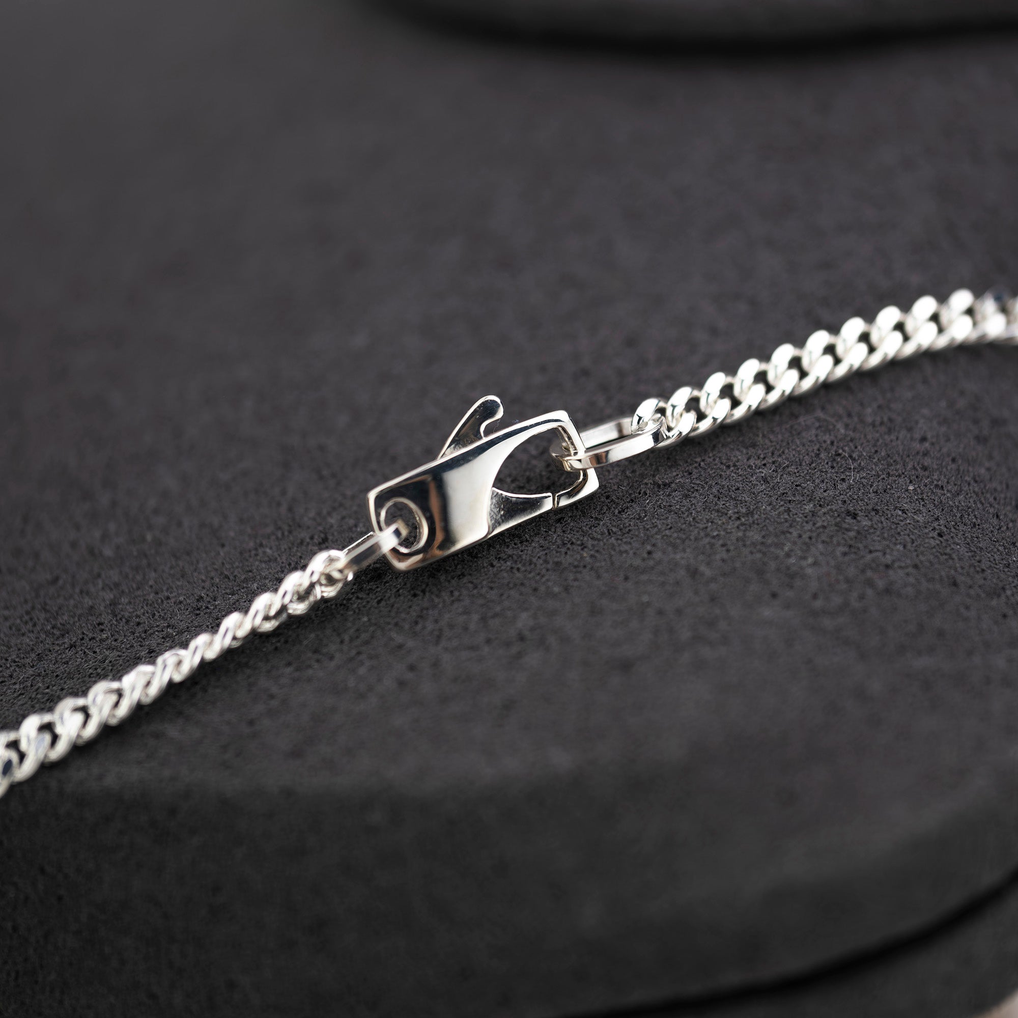 Gucci Necklace Cutout G Bar Type Sterling Silver Curb Chain Unisex