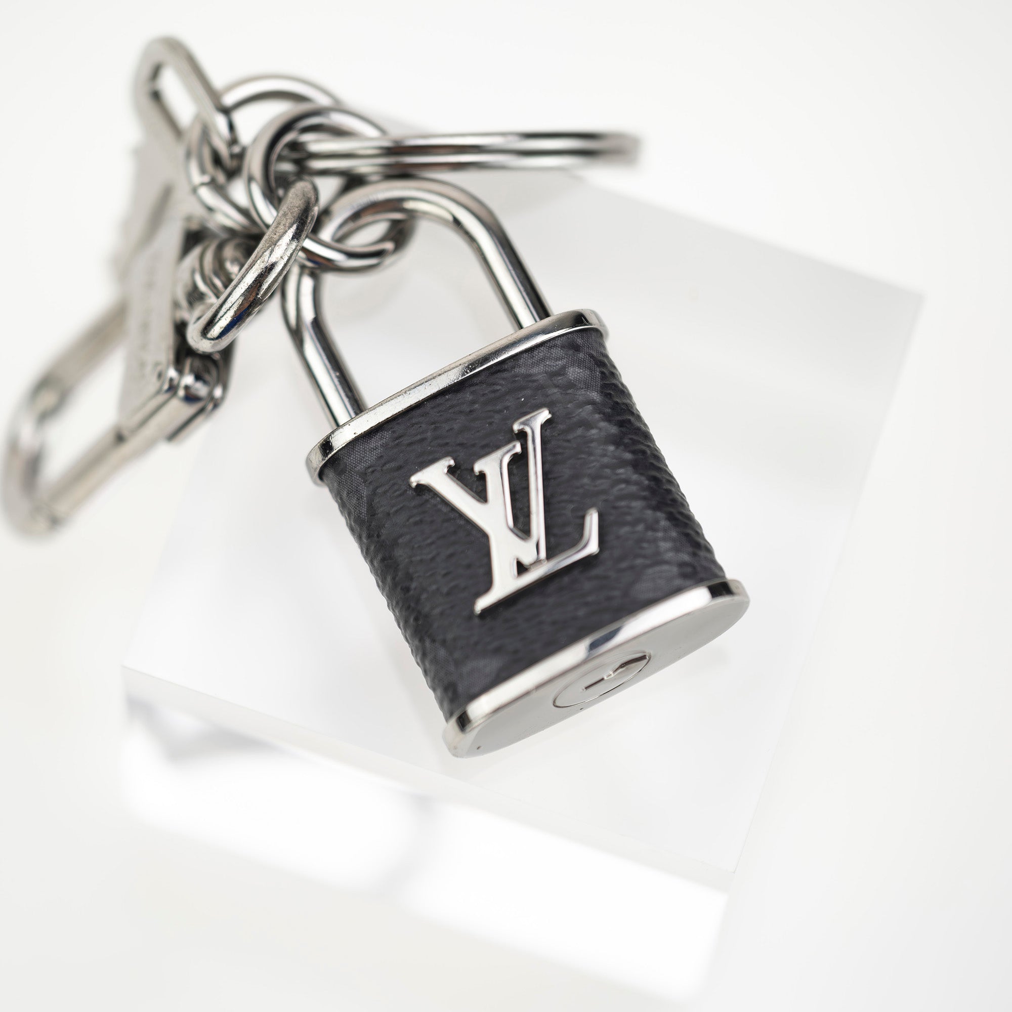Louis Vuitton Monogram Eclipse Portocle LV Lock M00967 Key Ring Charm Men's Accessories
