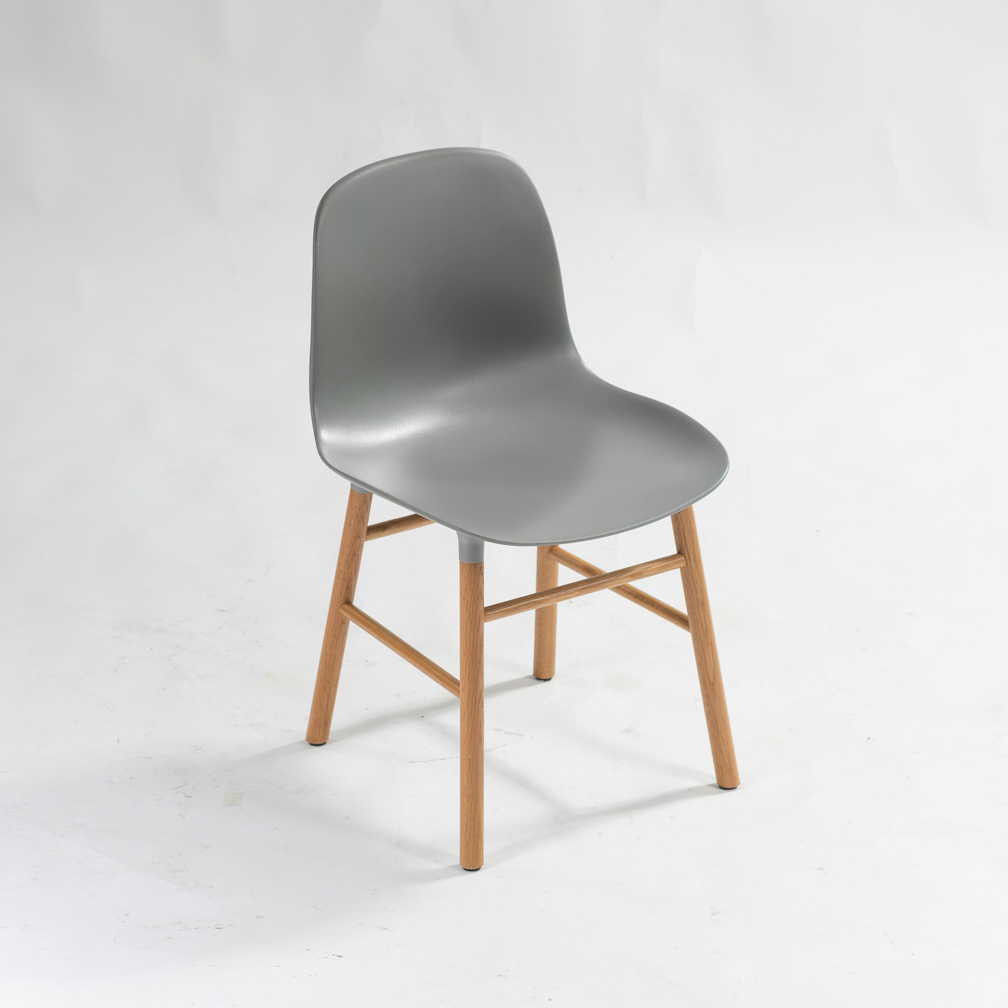 ダイニングチェア Normann Copenhagen ノーマンコペンハーゲン フォームチェア グレー(1) シェルチェア 北欧モダン