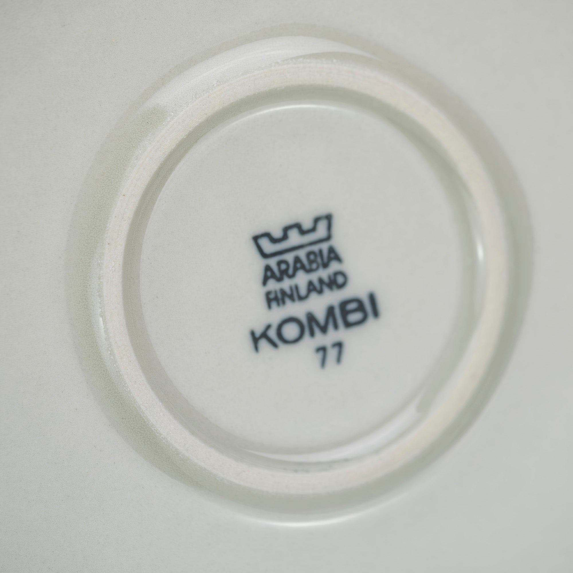 ARABIA Kombi Kati Tuominen-Niittyla Round Plate 33cm Nordic Vintage 1970s (2)
