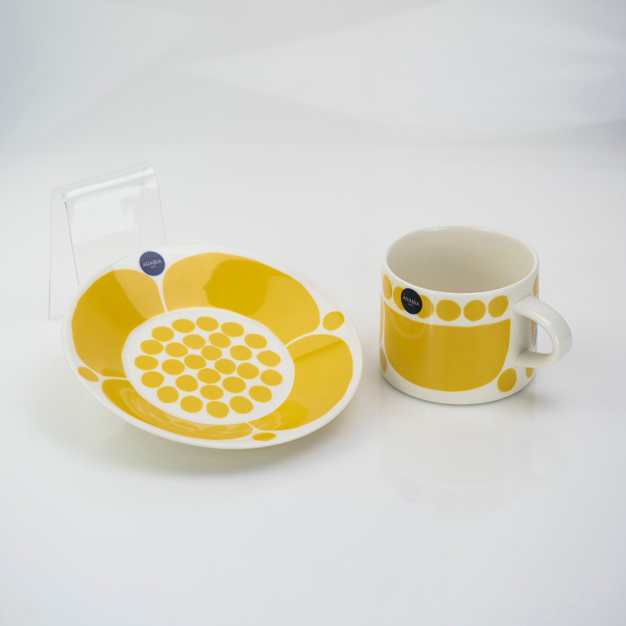 ARABIA Sunnuntai Birger Kaipiainen Cup and Saucer, Good Condition (1)