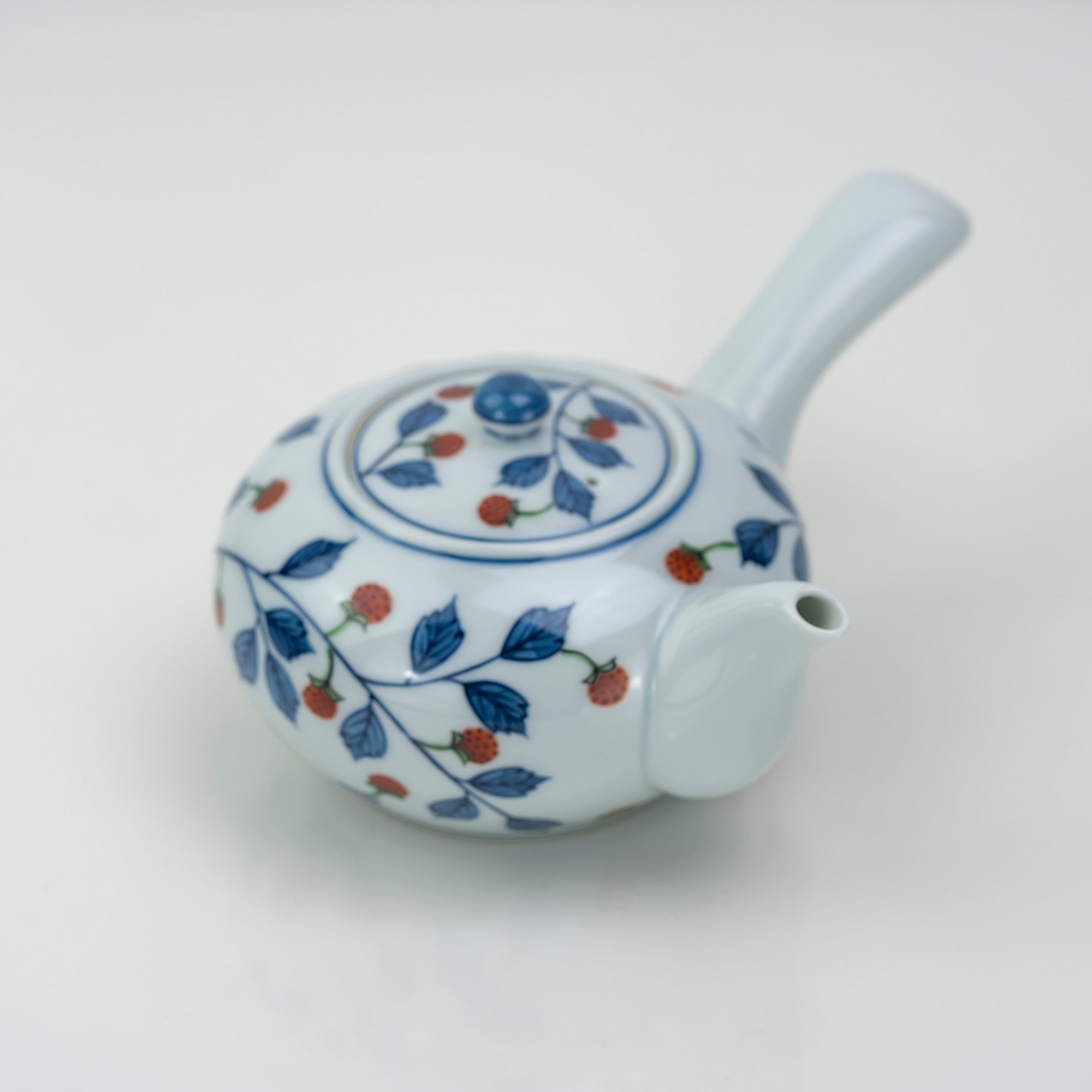 Gen'emon Kiln Somenkin Strawberry Painting Teapot Arita Ware