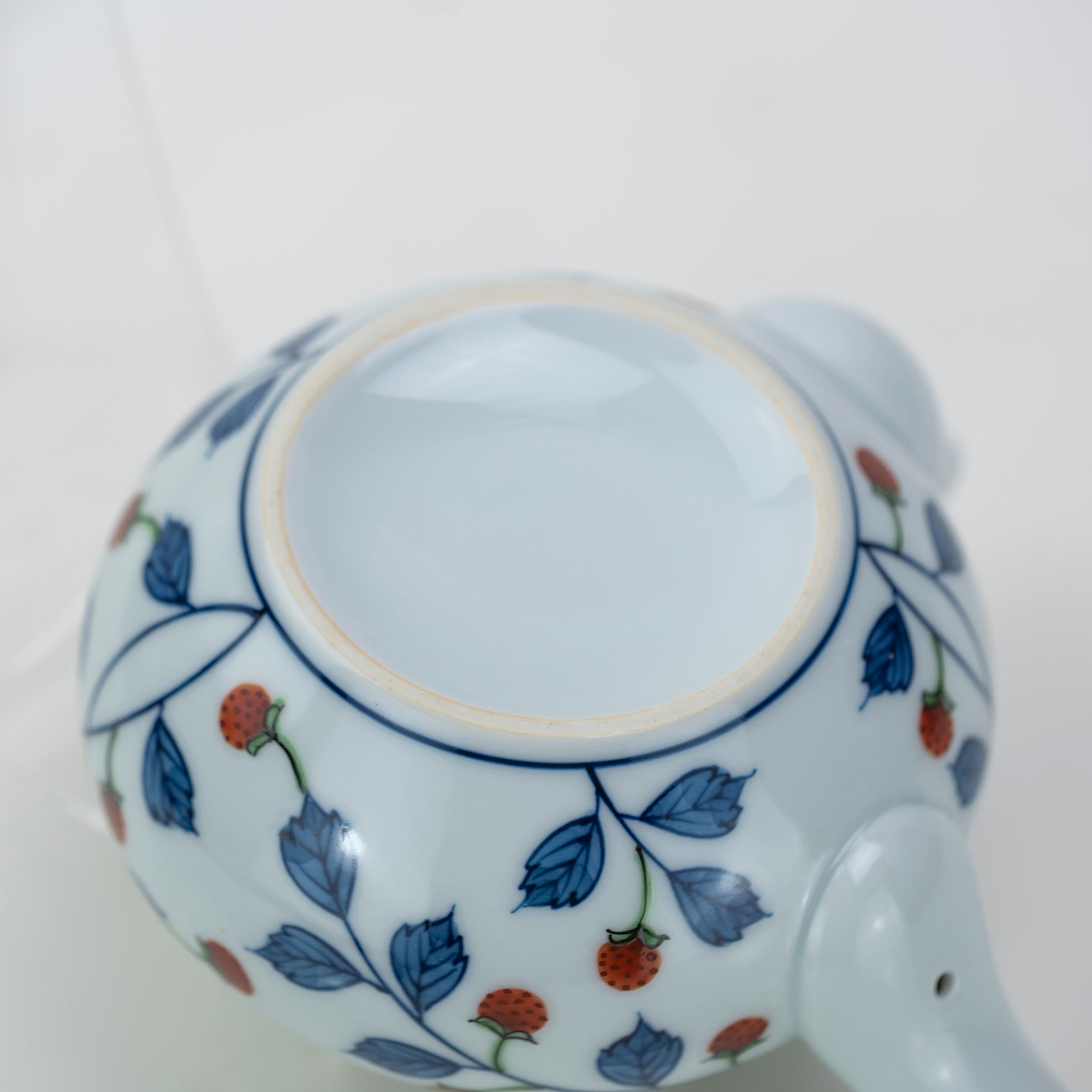 Gen'emon Kiln Somenkin Strawberry Painting Teapot Arita Ware