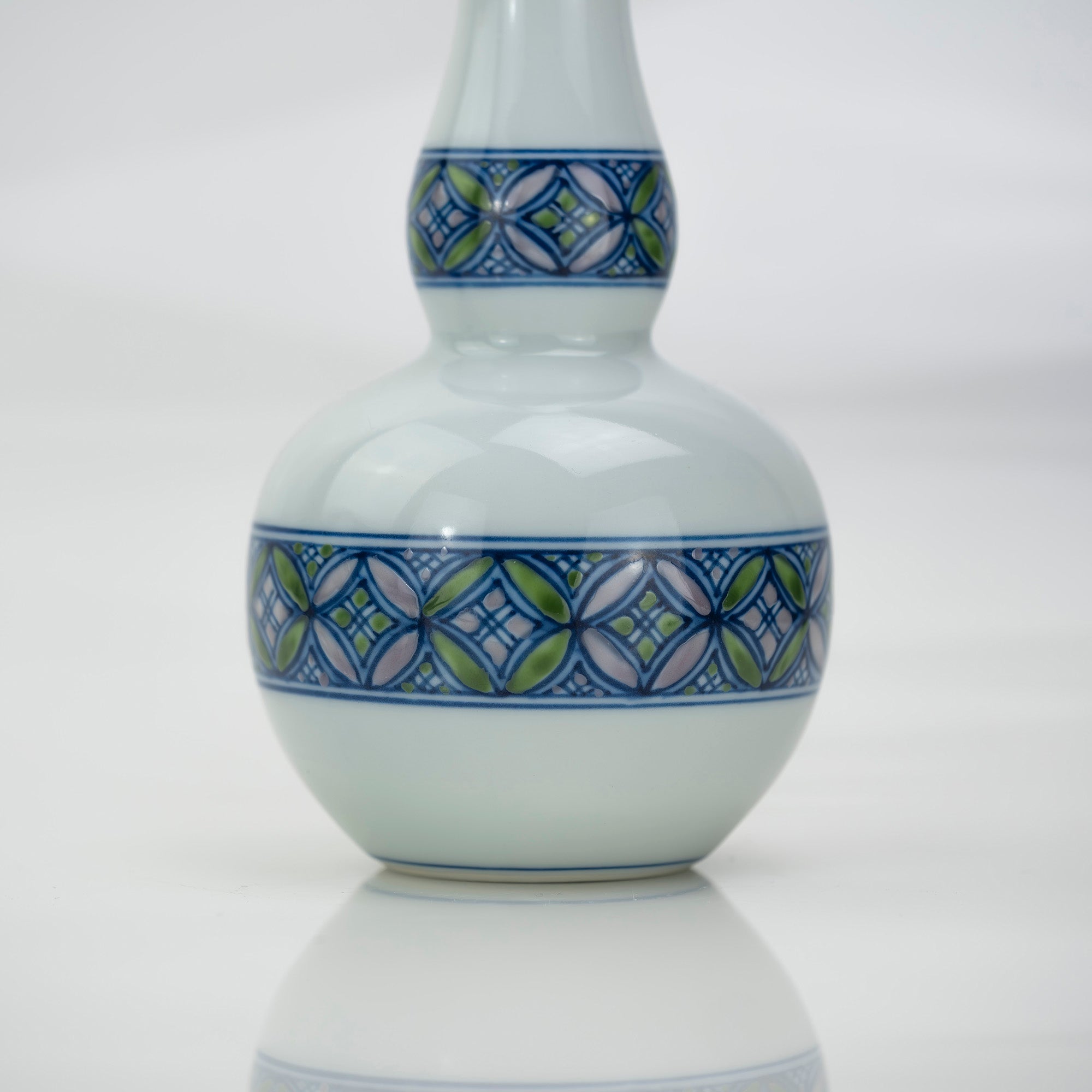 Gen'emon Kiln, Somenishiki Shippo, Ring Pattern, 2 Sake Bottles, 3 Sake Cups, Arita Ware