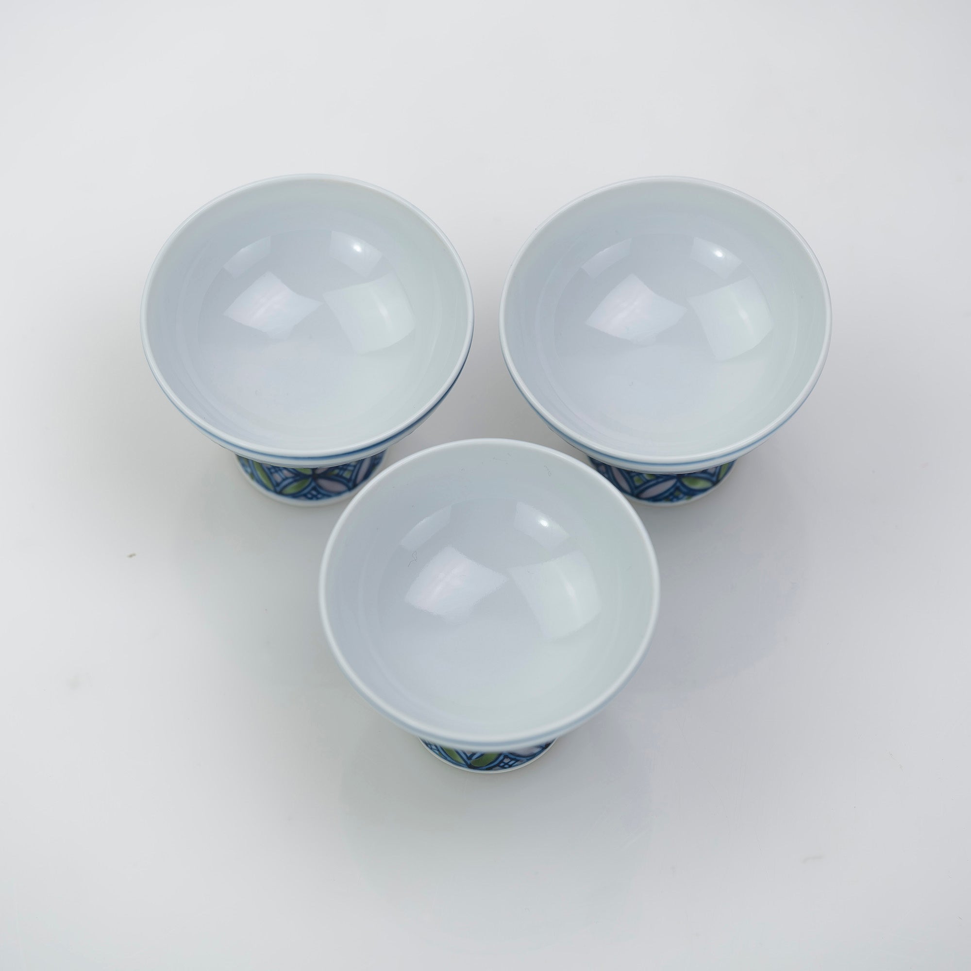 Gen'emon Kiln, Somenishiki Shippo, Ring Pattern, 2 Sake Bottles, 3 Sake Cups, Arita Ware