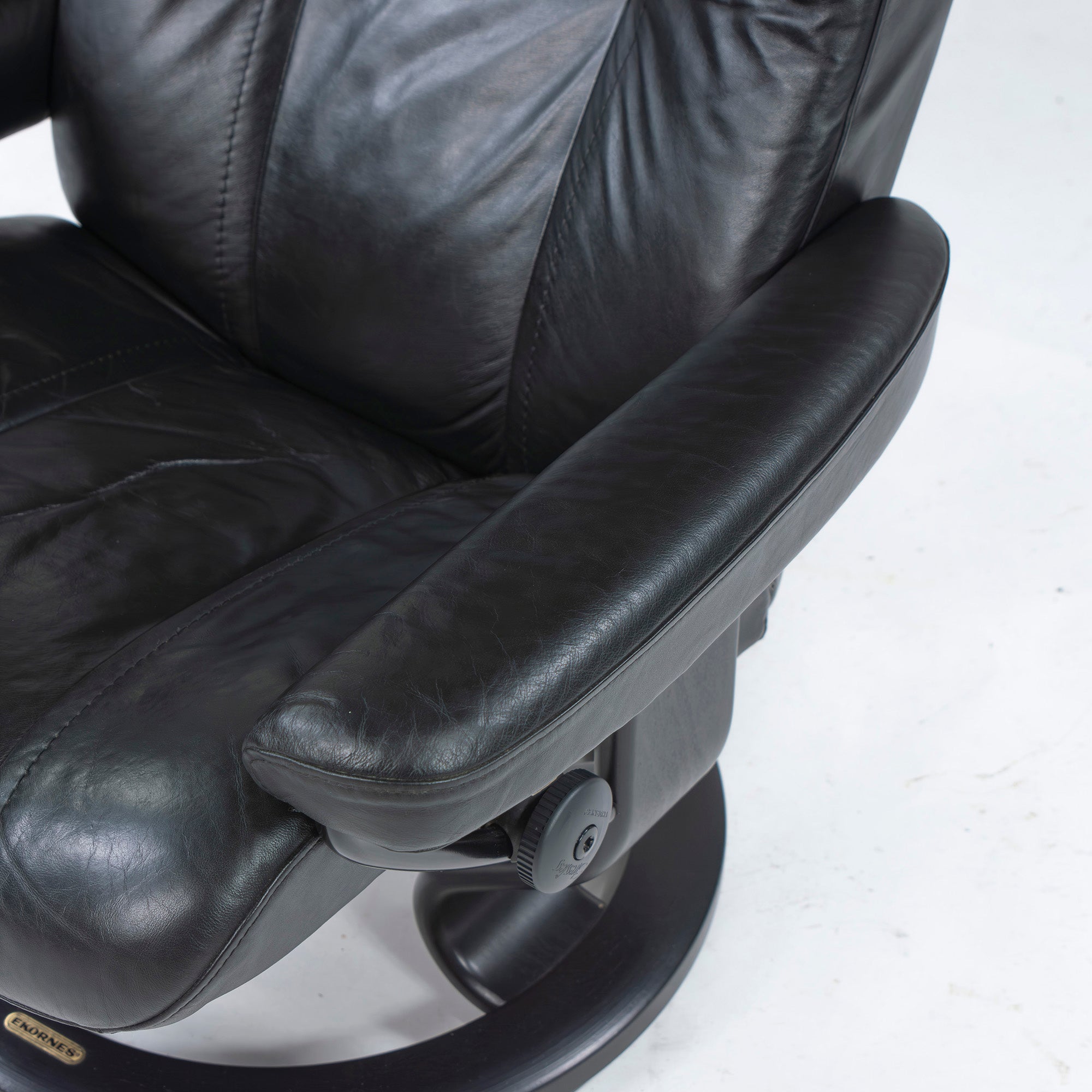 Reclining chair Ekornes Stressless Chair Wing Black x Black with ottoman Nordic modern