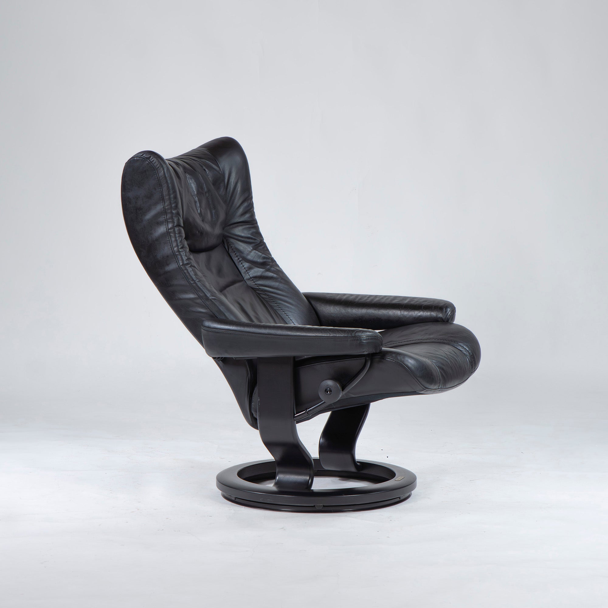 Reclining chair Ekornes Stressless Chair Wing Black x Black with ottoman Nordic modern