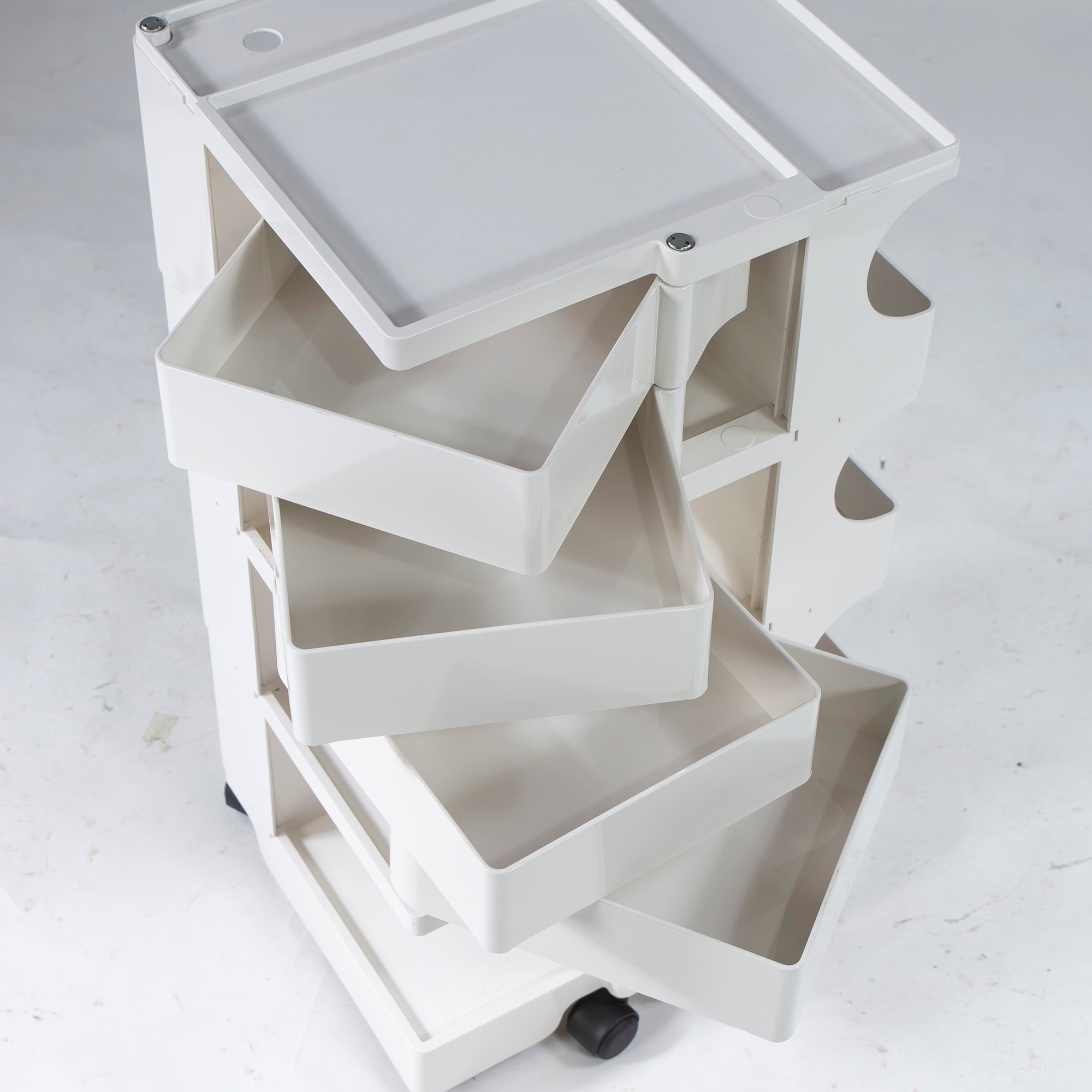 Boby Wagon B-LINE Boby Wagon 4 Tiers 4 Trays White Joe Colombo Italian Modern Masterpiece Furniture Kitchen Wagon