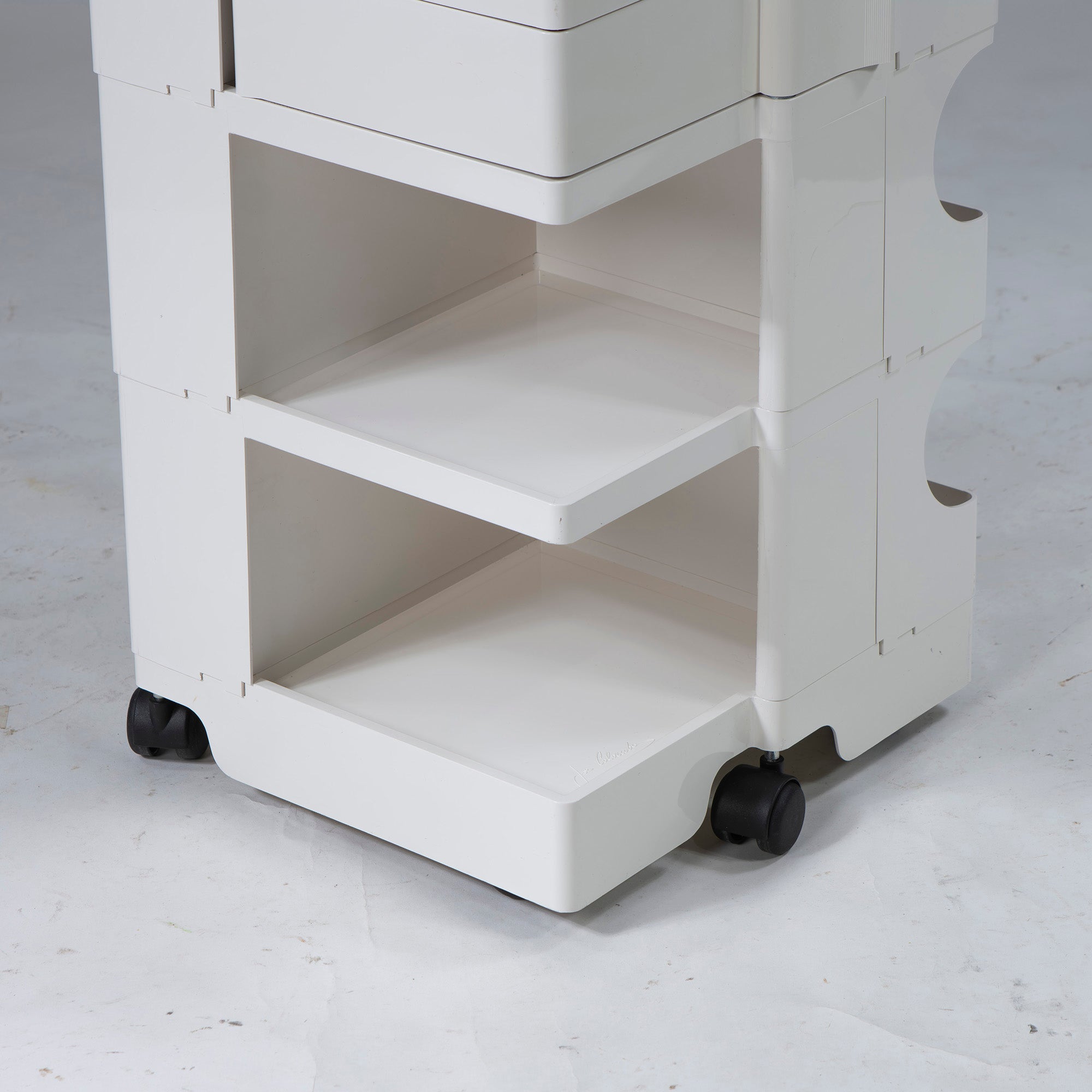 Boby Wagon B-LINE Boby Wagon 4 Tiers 4 Trays White Joe Colombo Italian Modern Masterpiece Furniture Kitchen Wagon