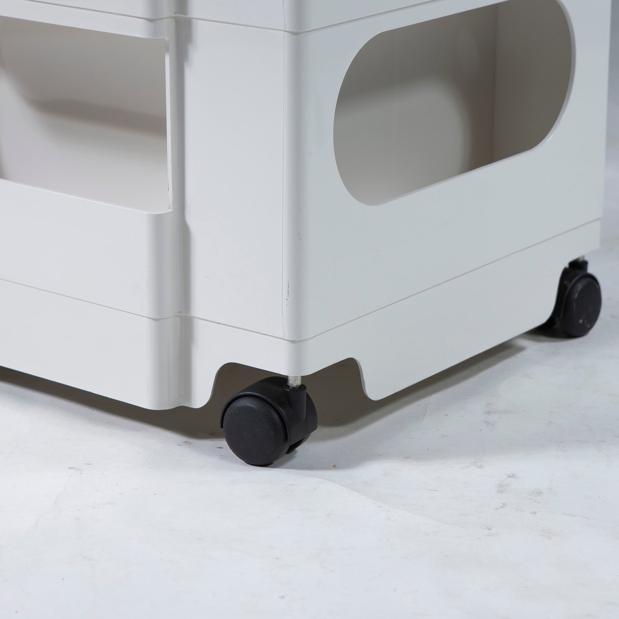Boby Wagon B-LINE Boby Wagon 4 Tiers 4 Trays White Joe Colombo Italian Modern Masterpiece Furniture Kitchen Wagon