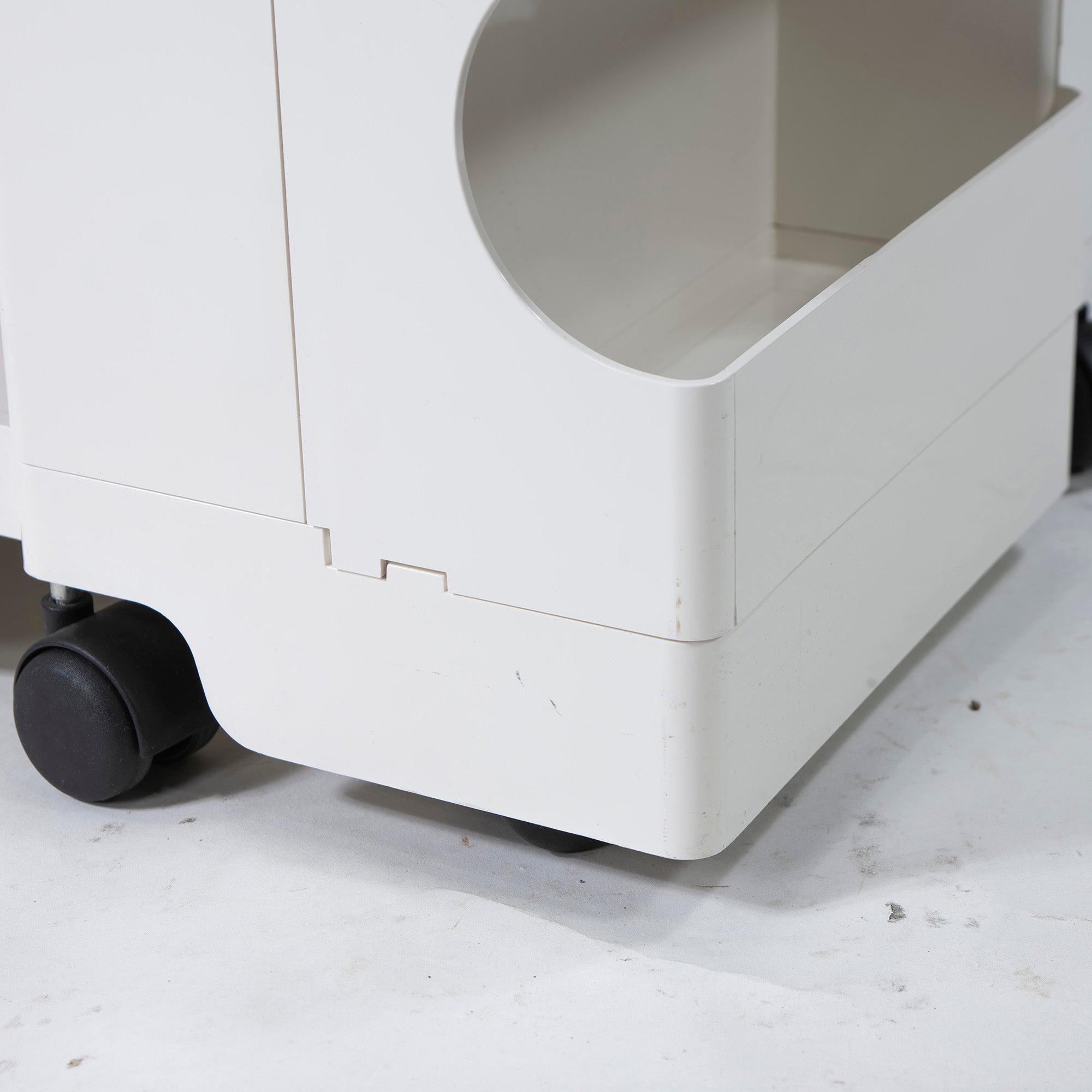 Boby Wagon B-LINE Boby Wagon 4 Tiers 4 Trays White Joe Colombo Italian Modern Masterpiece Furniture Kitchen Wagon