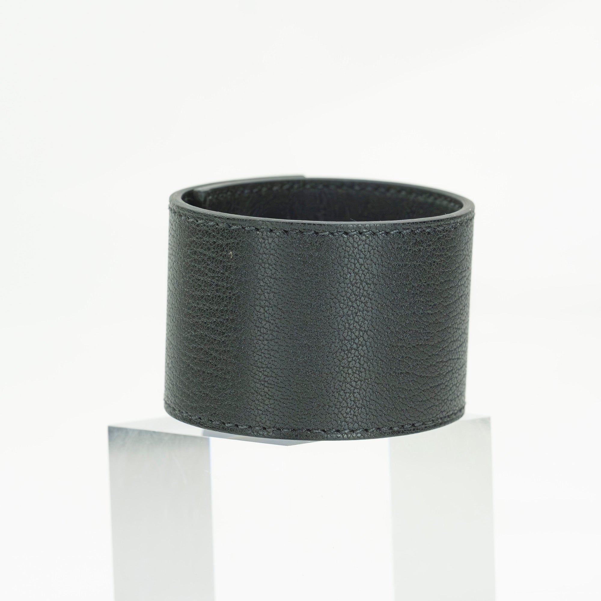 Hermès Kelly Twist GM Leather Bracelet, Black and Gold, B Stamp, 2023