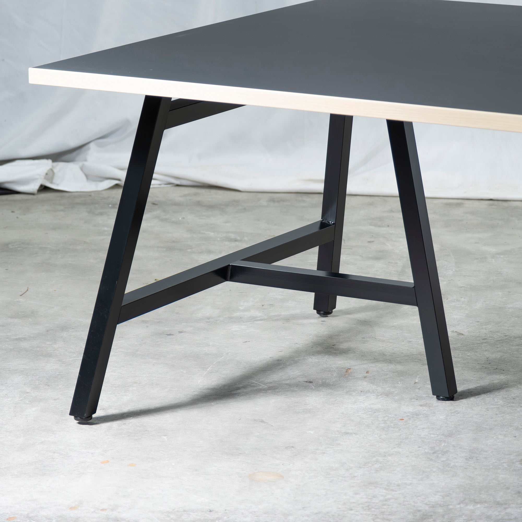 ASPLUND Office Desk Work Plus by ASPLUND FLEX-WIZ FREE ADDRESS DESK Steel legs Melamine top Office furniture Work desk