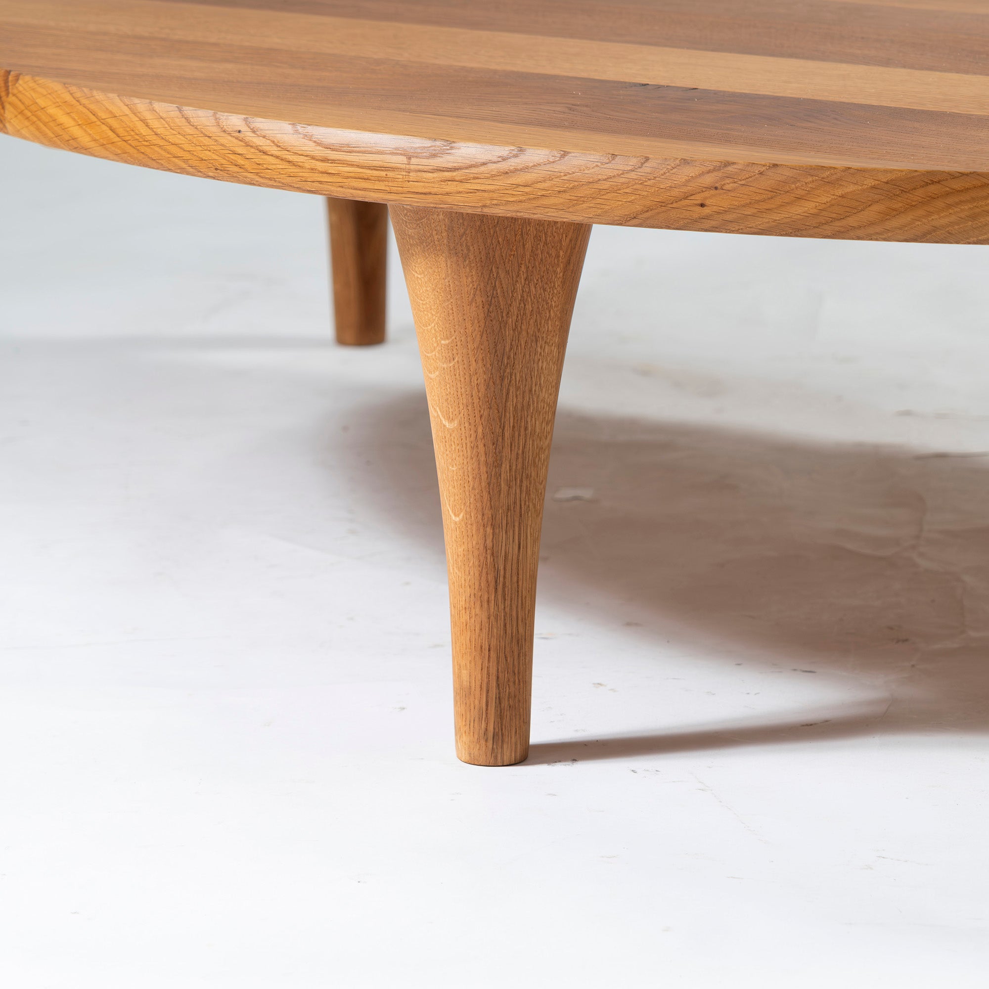 Center table Hida Sangyo Mori no Kotoba Semicircular living table W150 White oak solid wood Woodpecker Toshimitsu Sasaki Japanese modern Natural
