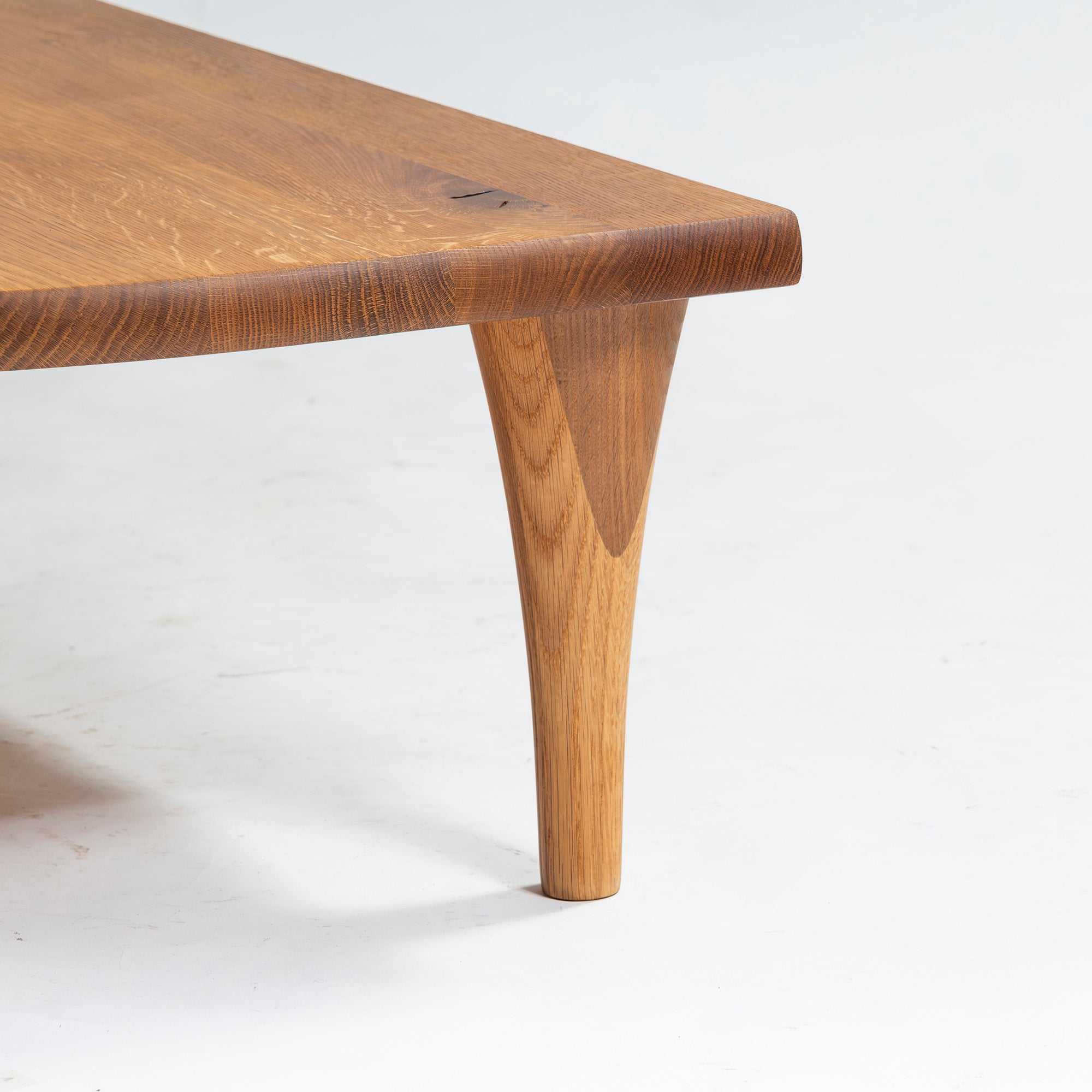 Center table Hida Sangyo Mori no Kotoba Semicircular living table W150 White oak solid wood Woodpecker Toshimitsu Sasaki Japanese modern Natural