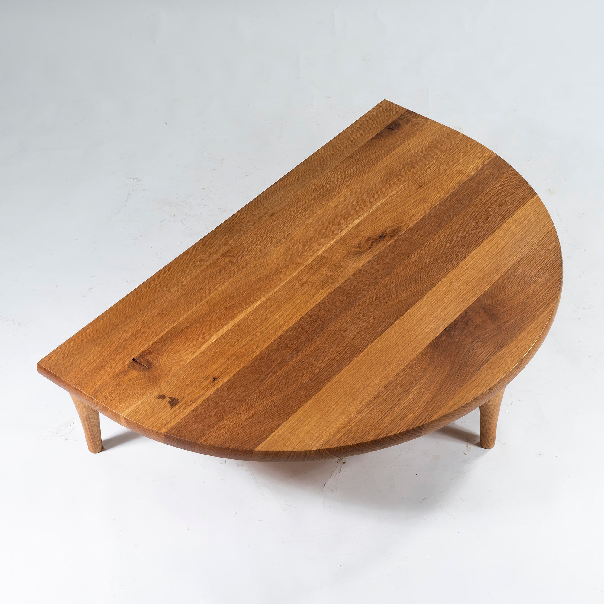 Center table Hida Sangyo Mori no Kotoba Semicircular living table W150 White oak solid wood Woodpecker Toshimitsu Sasaki Japanese modern Natural