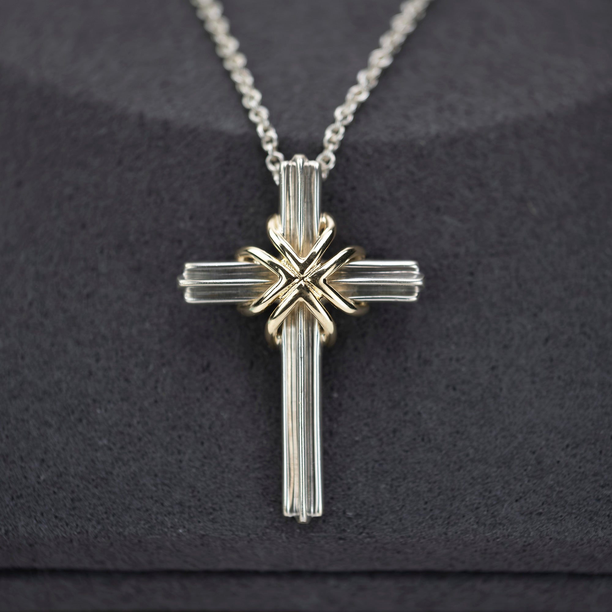 ティファニー TIFFANY&Co. シグネチャークロスネックレス アクセサリー シルバー925 K18 ユニセックス