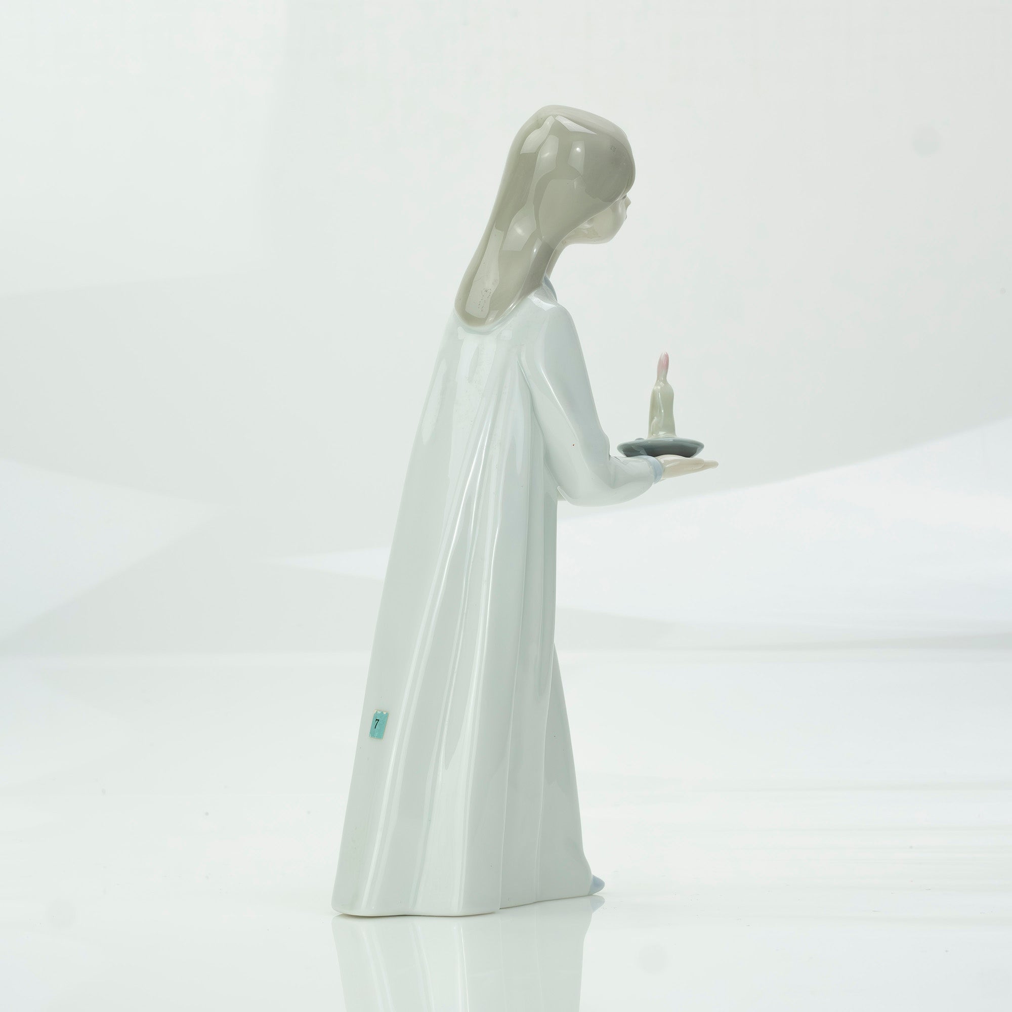Lladro Girl with a Candle Fulgencio Garcia Figurine 1974