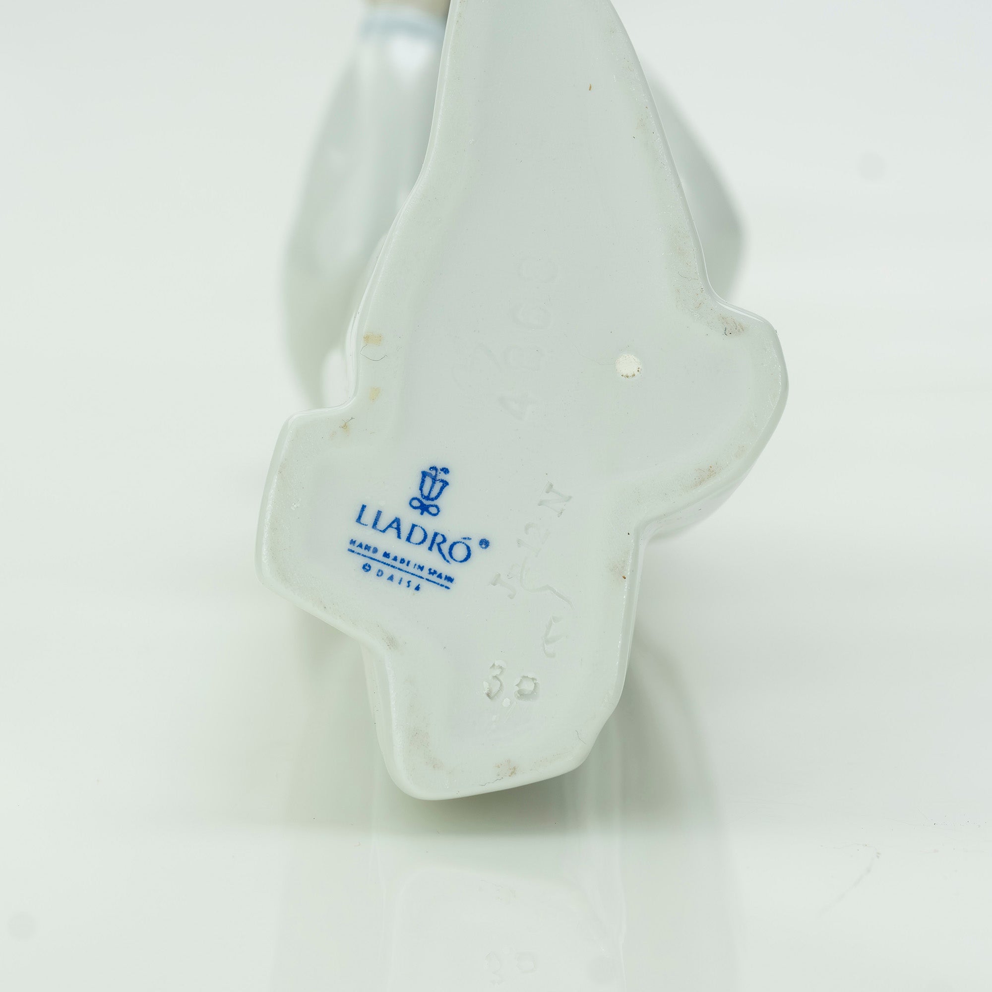 Lladro Girl with a Candle Fulgencio Garcia Figurine 1974