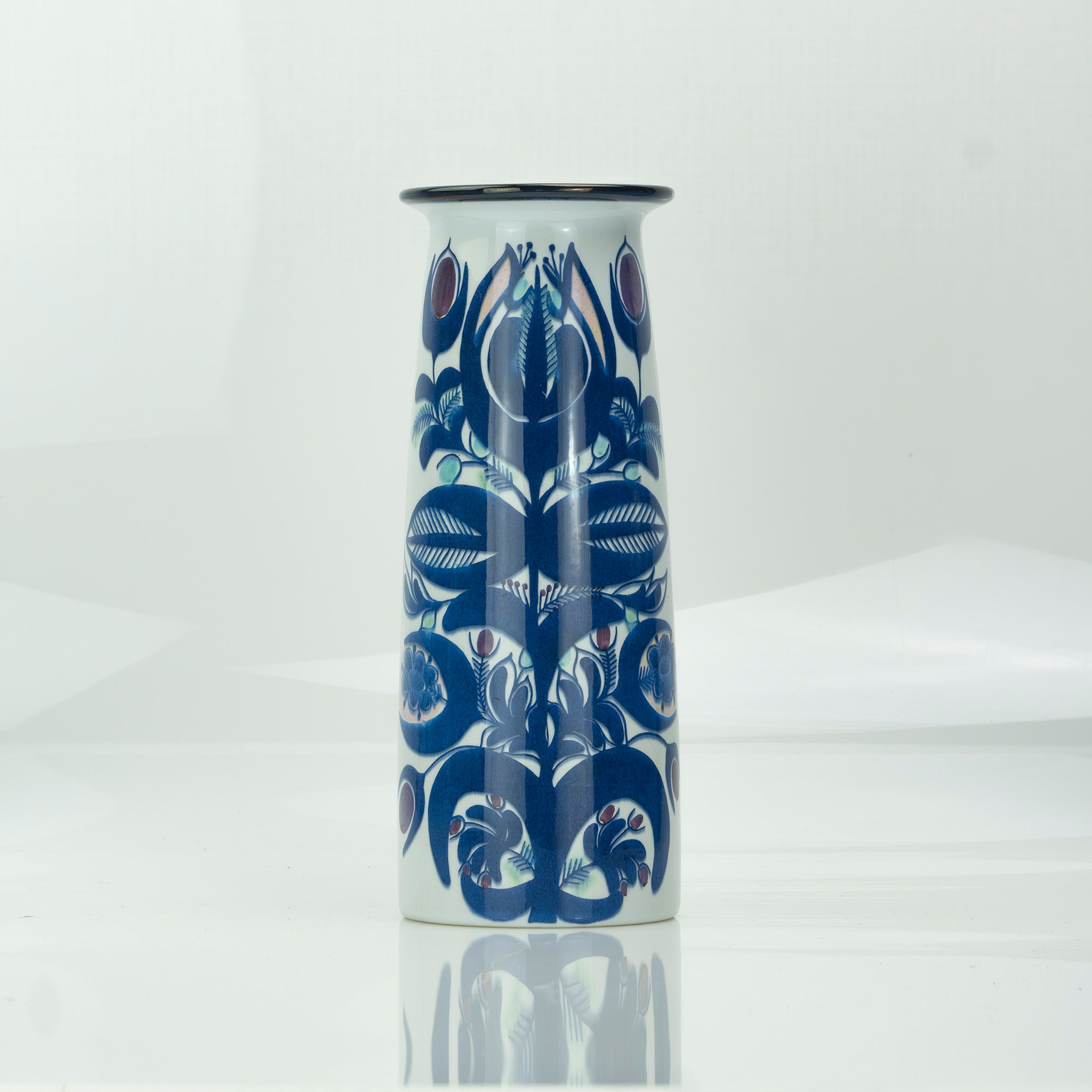 Royal Copenhagen Tenera Belte Jessen Flower Vase, Nordic Vintage 1969-1974