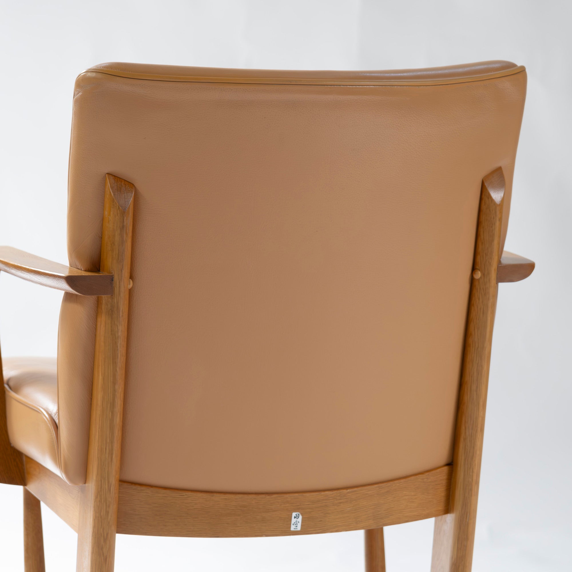Dining chair Hida Sangyo Woodpecker Enku Armchair (1) Oak wood Genuine leather Natural modern Japanese modern Toshimitsu Sasaki