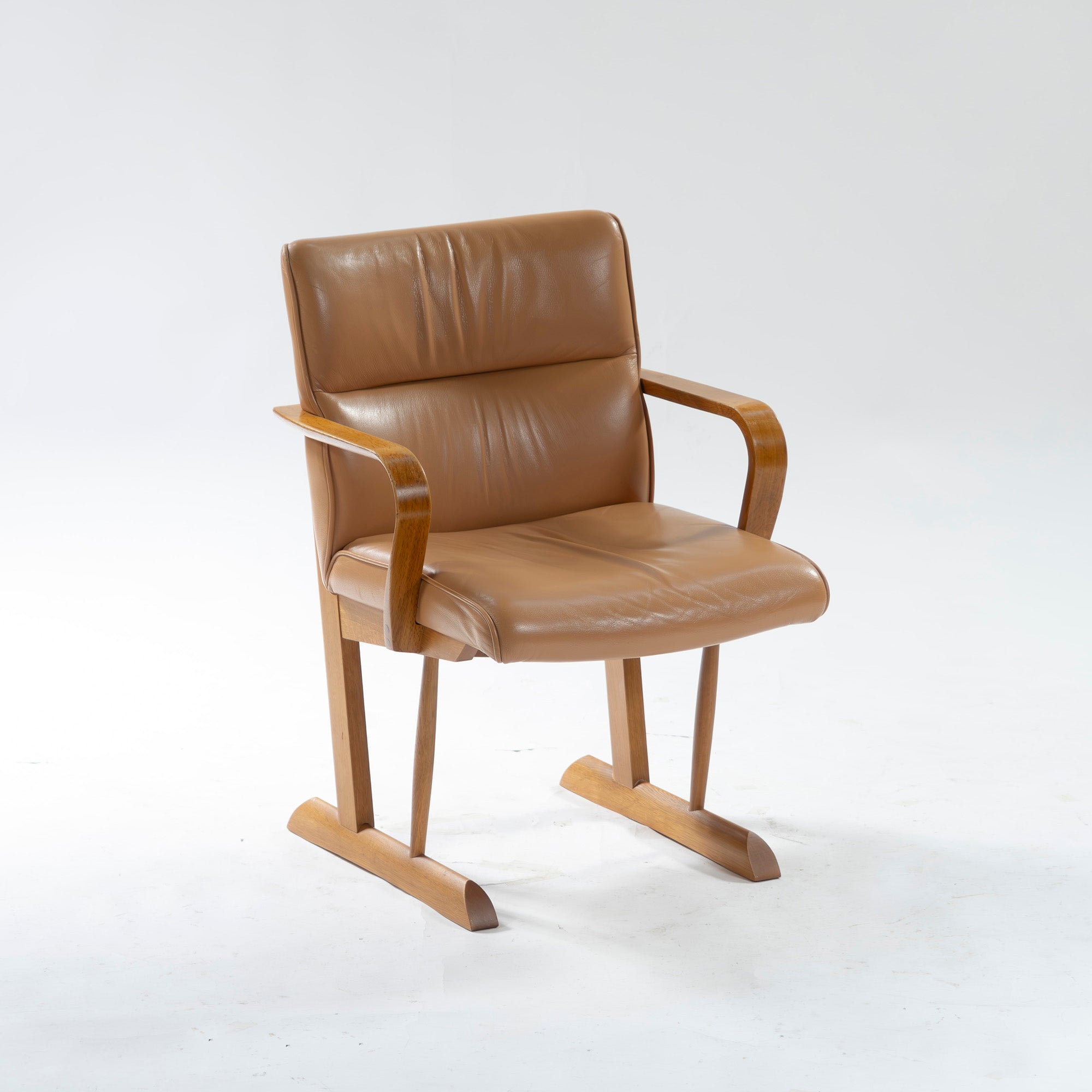 Dining chair Hida Sangyo Woodpecker Enku Armchair (2) Oak wood Genuine leather Natural modern Japanese modern Toshimitsu Sasaki