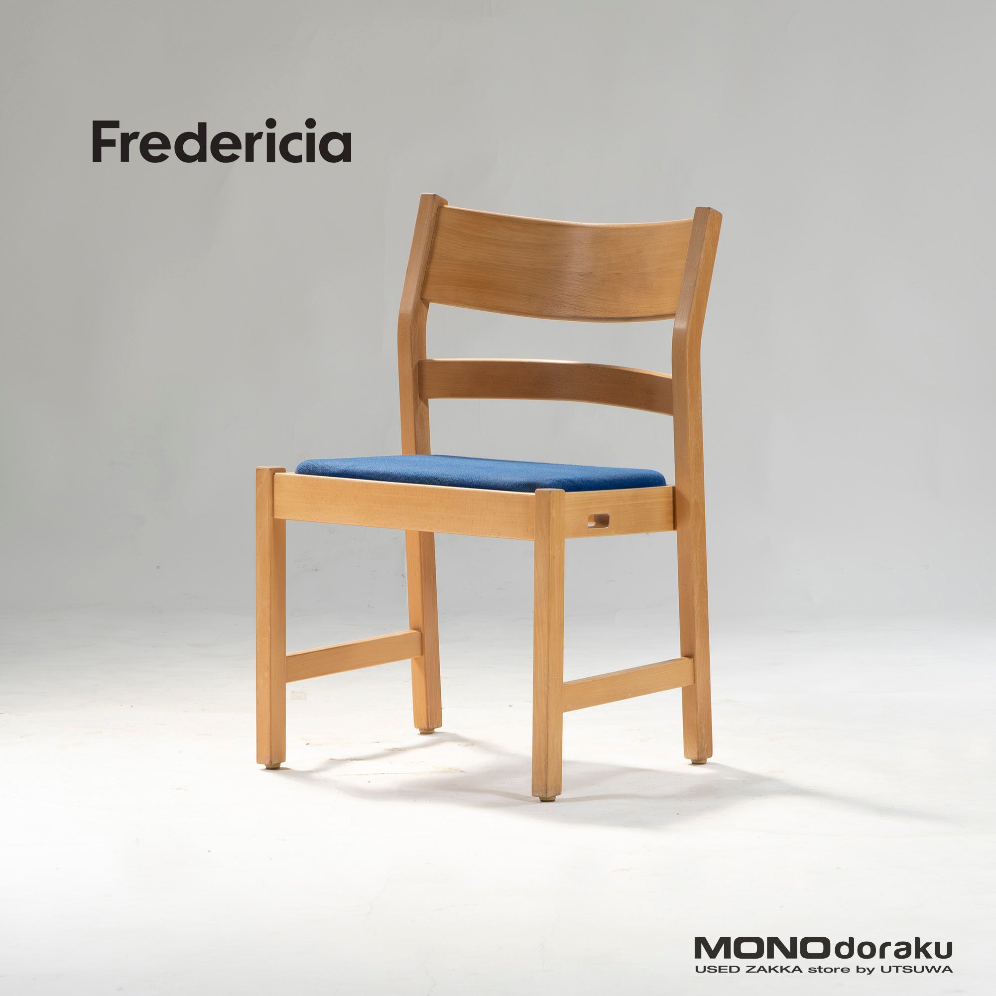 Dining chair Fredericia model 885 Beech wood (1) Hans J. Wegner Nordic vintage Denmark Rare Natural modern