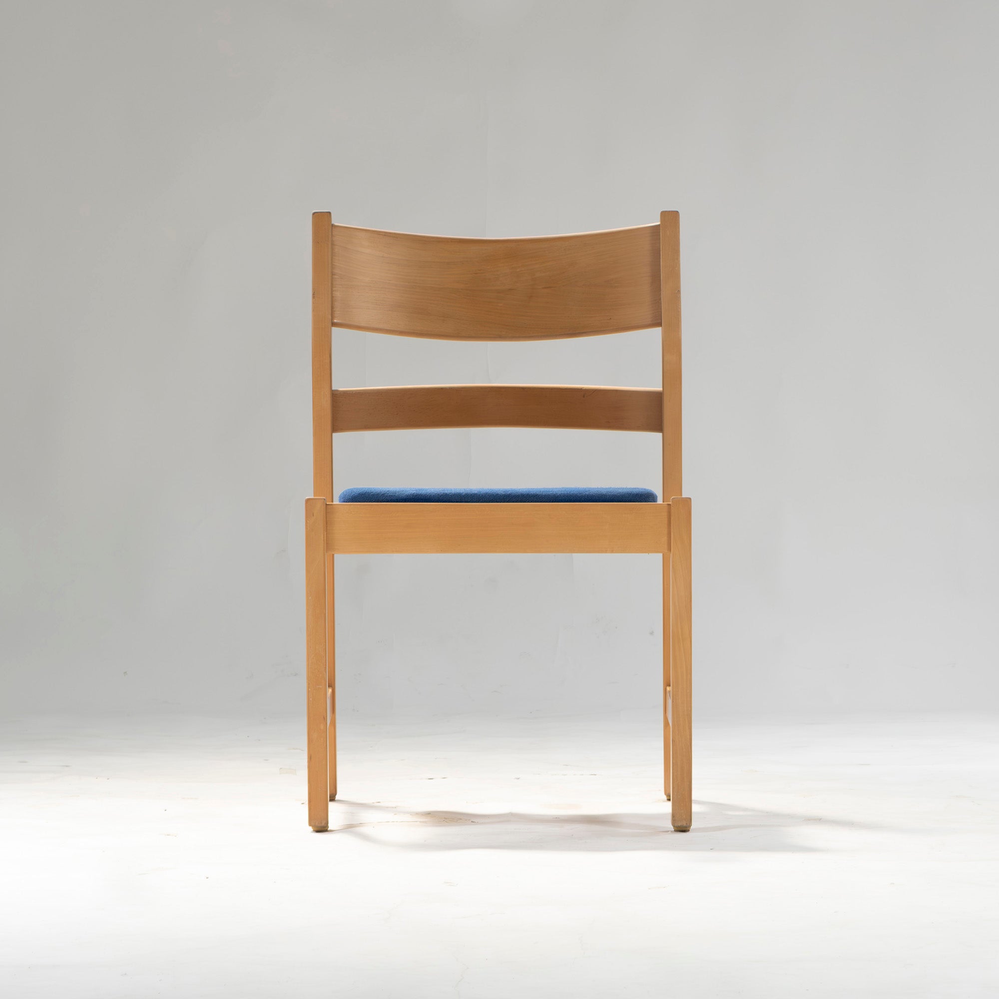 Dining chair Fredericia model 885 Beech wood (1) Hans J. Wegner Nordic vintage Denmark Rare Natural modern