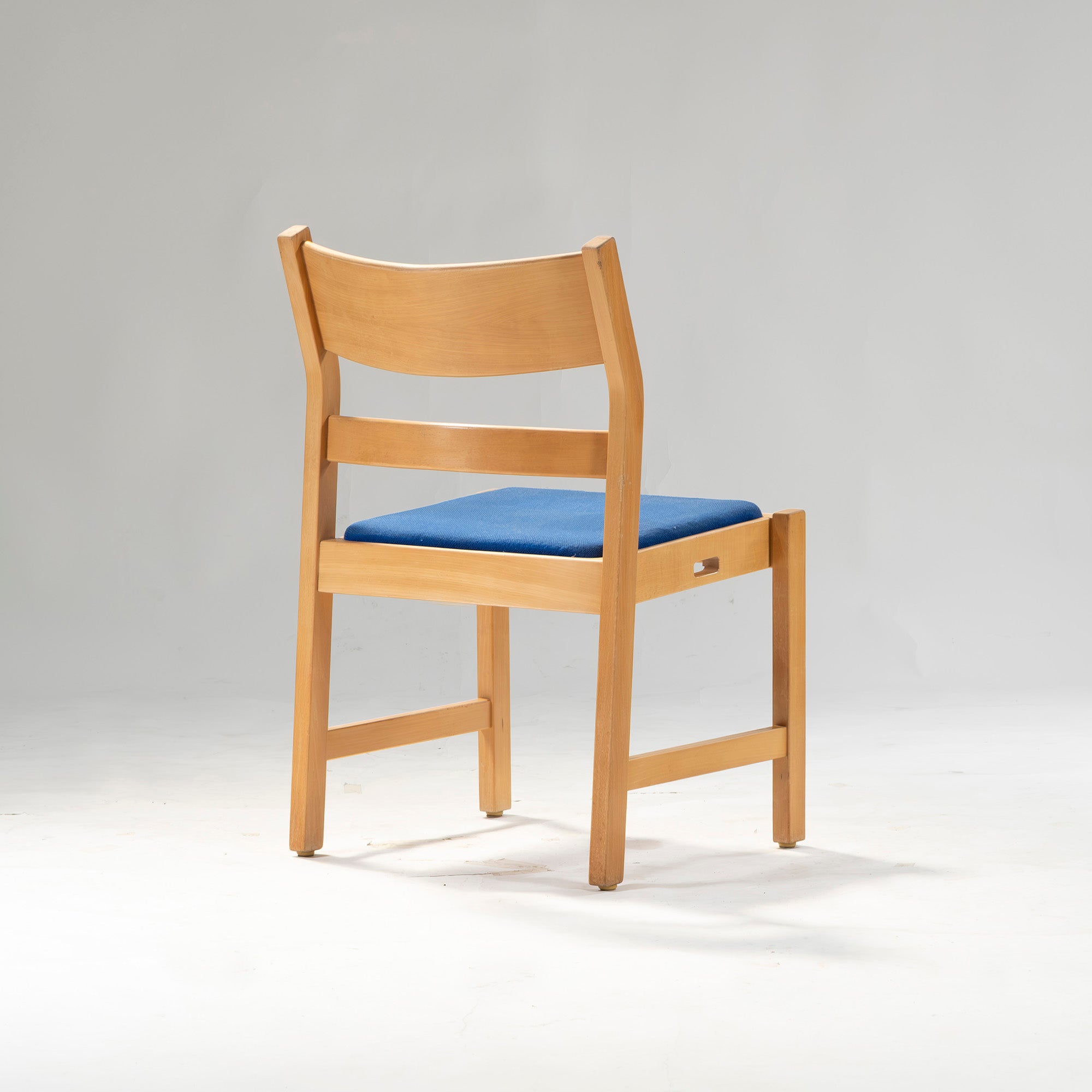 Dining chair Fredericia model 885 Beech wood (1) Hans J. Wegner Nordic vintage Denmark Rare Natural modern