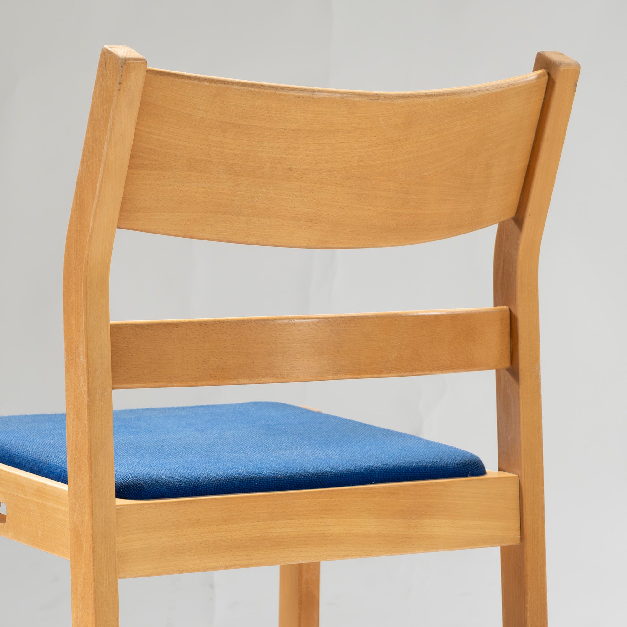Dining chair Fredericia model 885 Beech wood (1) Hans J. Wegner Nordic vintage Denmark Rare Natural modern