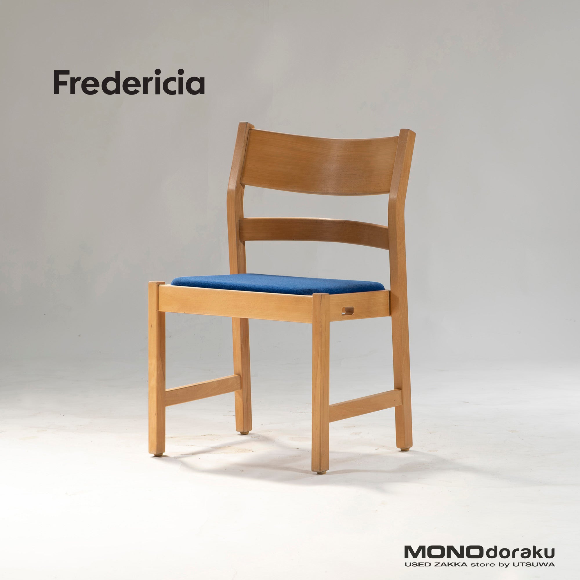 Dining chair Fredericia model 885 Beech wood (3) Hans J. Wegner Nordic vintage Denmark Rare Natural modern