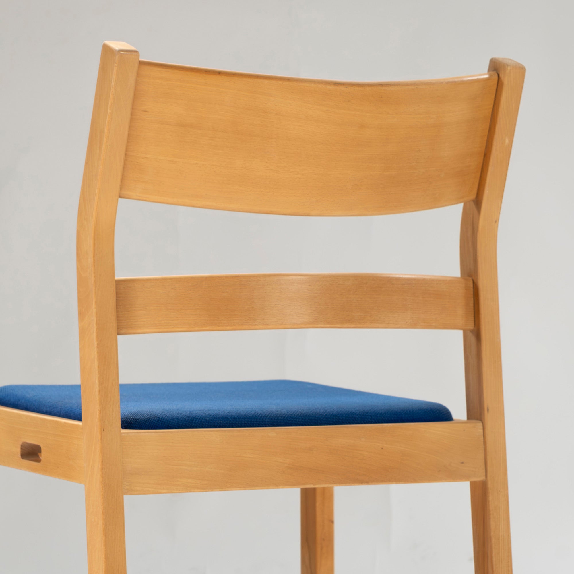 Dining chair Fredericia model 885 Beech wood (3) Hans J. Wegner Nordic vintage Denmark Rare Natural modern