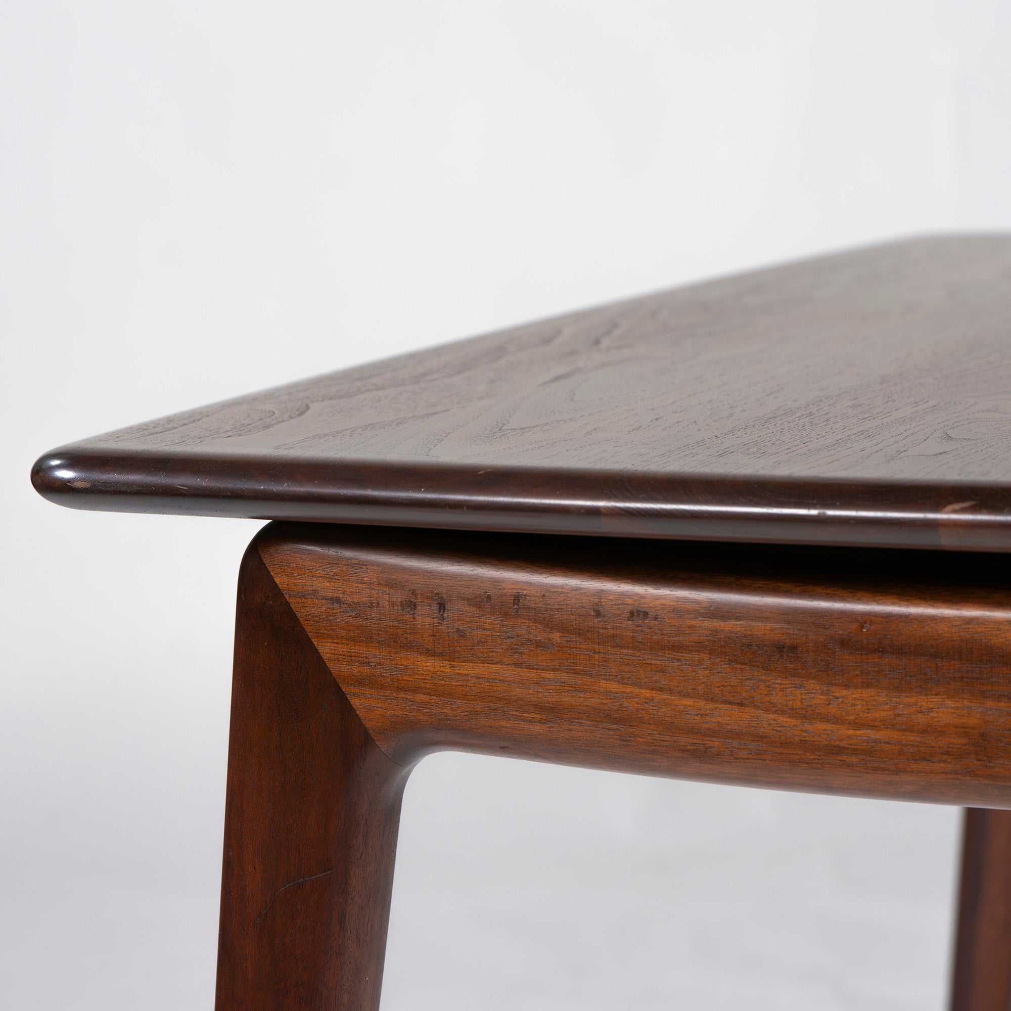 Dining table Kiritsumi Mokko Nordi w130 Walnut Solid wood Natural modern Scandinavian design Dining table IDC Otsuka