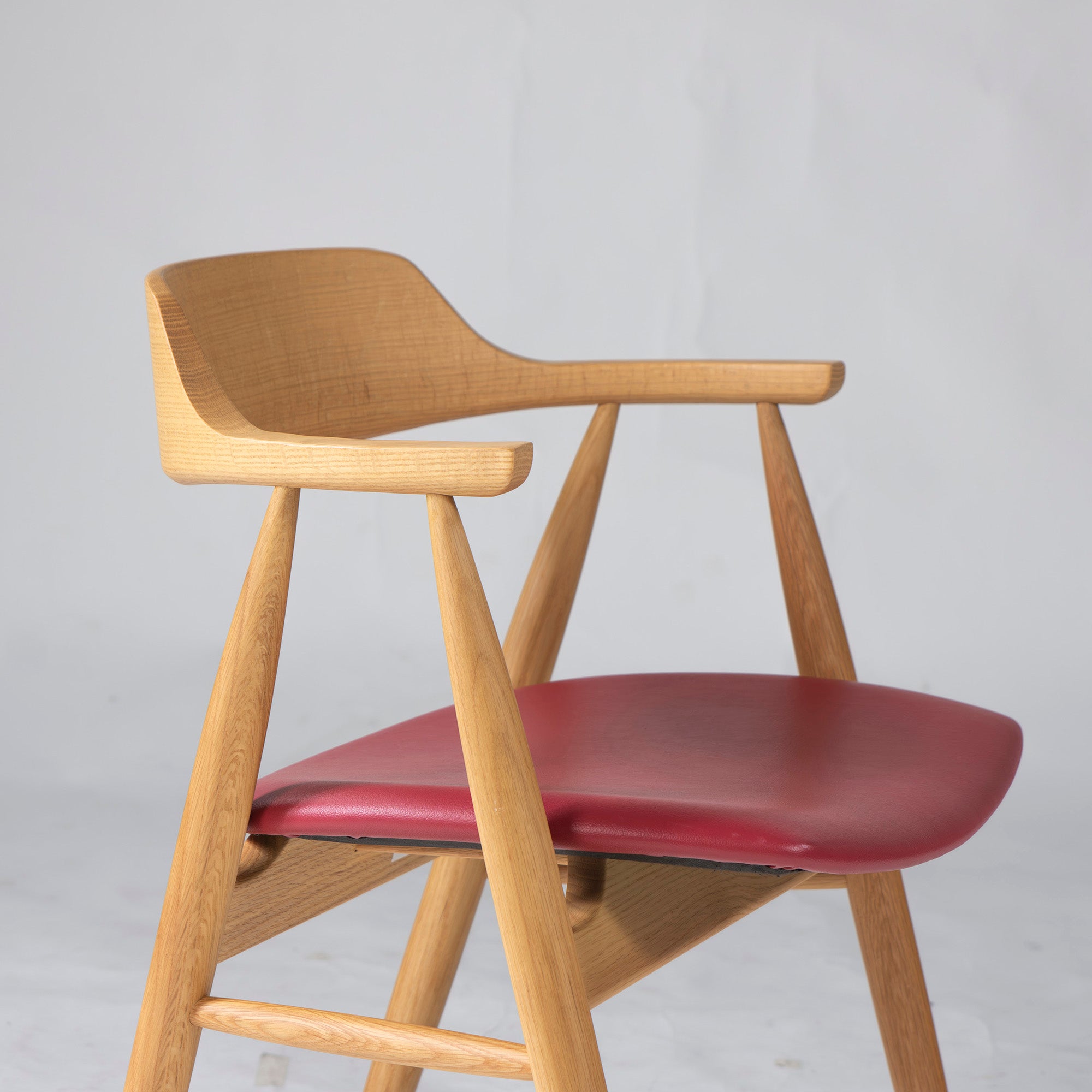 Dining chair Kashiwa Mokko EDC81 Half arm chair Oak wood PU leather (2) Oak wood Solid wood Discontinued Natural Nordic Japanese modern Hida