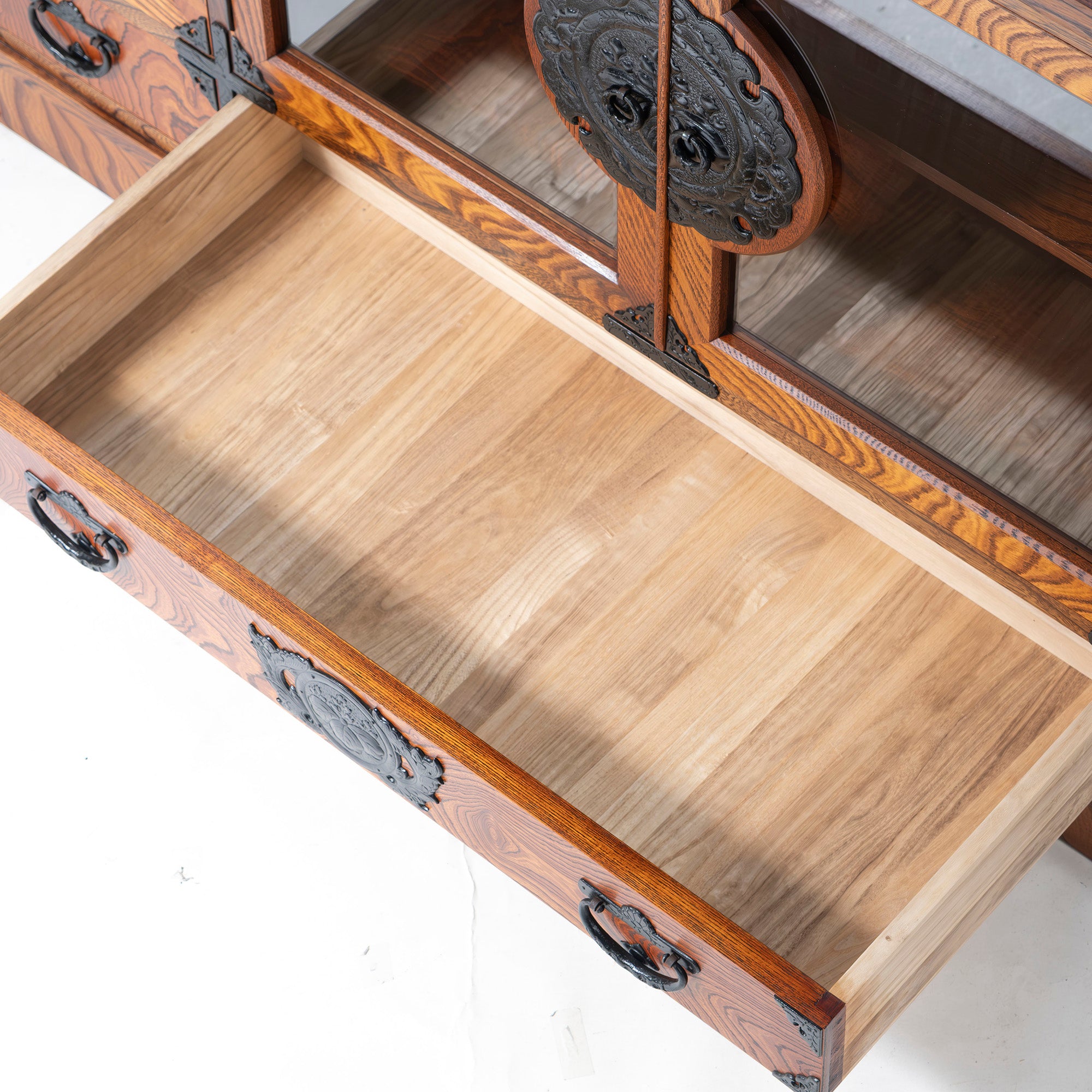 Sideboard Iwayado Chest of Drawers 4 Doors 3 Drawers Zelkova Wood Lacquerware Nambu Ironware Fittings Opening Paulownia Traditional Crafts Folk Furniture Storage Furniture Japanese Furniture Living Room Storage Storage Chest