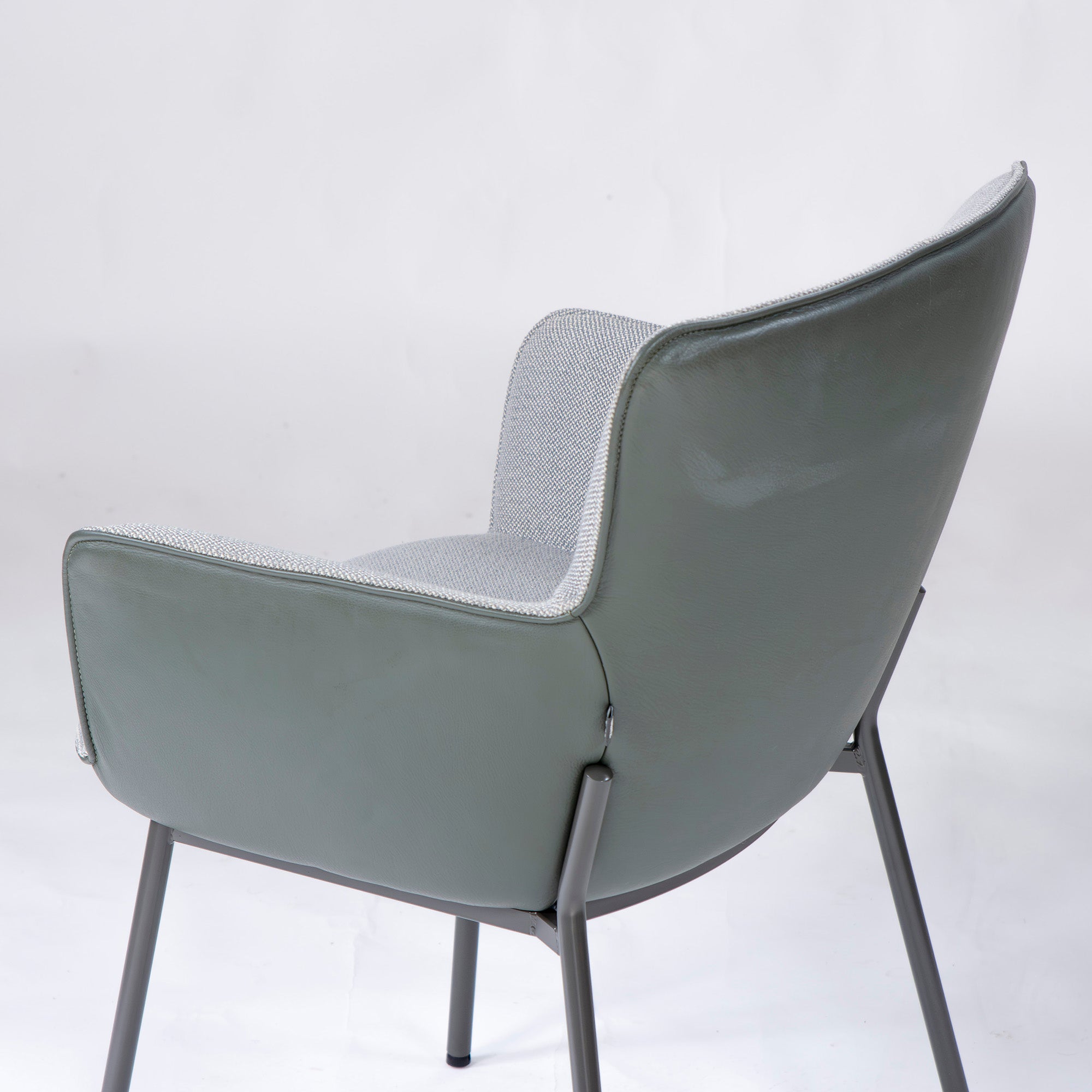ダイニングチェア ROLF BENZ ロルフベンツ 655(2) レザー ファブリック スチールレッグ モダン ドイツ製 ラグジュアリー おしゃれ 定価31万
