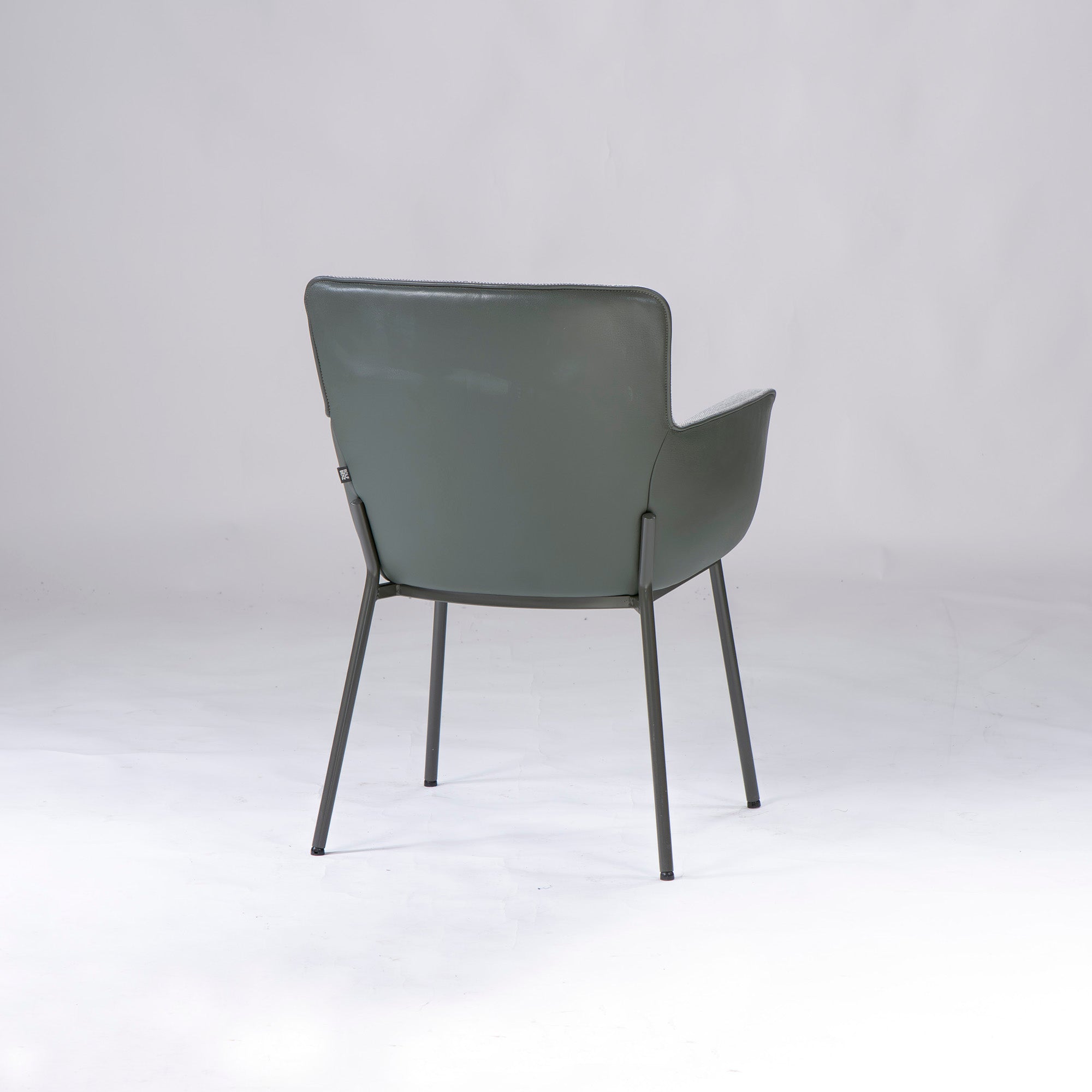 ダイニングチェア ROLF BENZ ロルフベンツ 655(2) レザー ファブリック スチールレッグ モダン ドイツ製 ラグジュアリー おしゃれ 定価31万