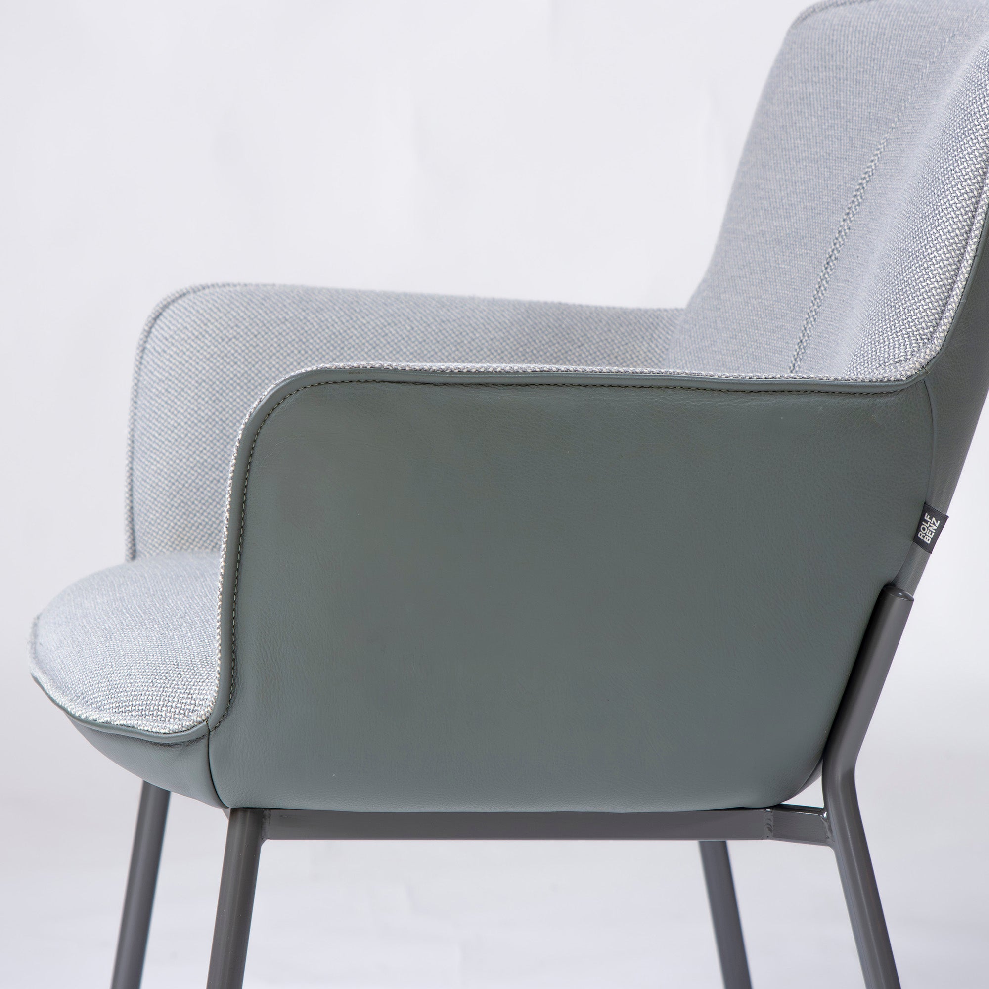ダイニングチェア ROLF BENZ ロルフベンツ 655(3) レザー ファブリック スチールレッグ モダン ドイツ製 ラグジュアリー おしゃれ 定価31万