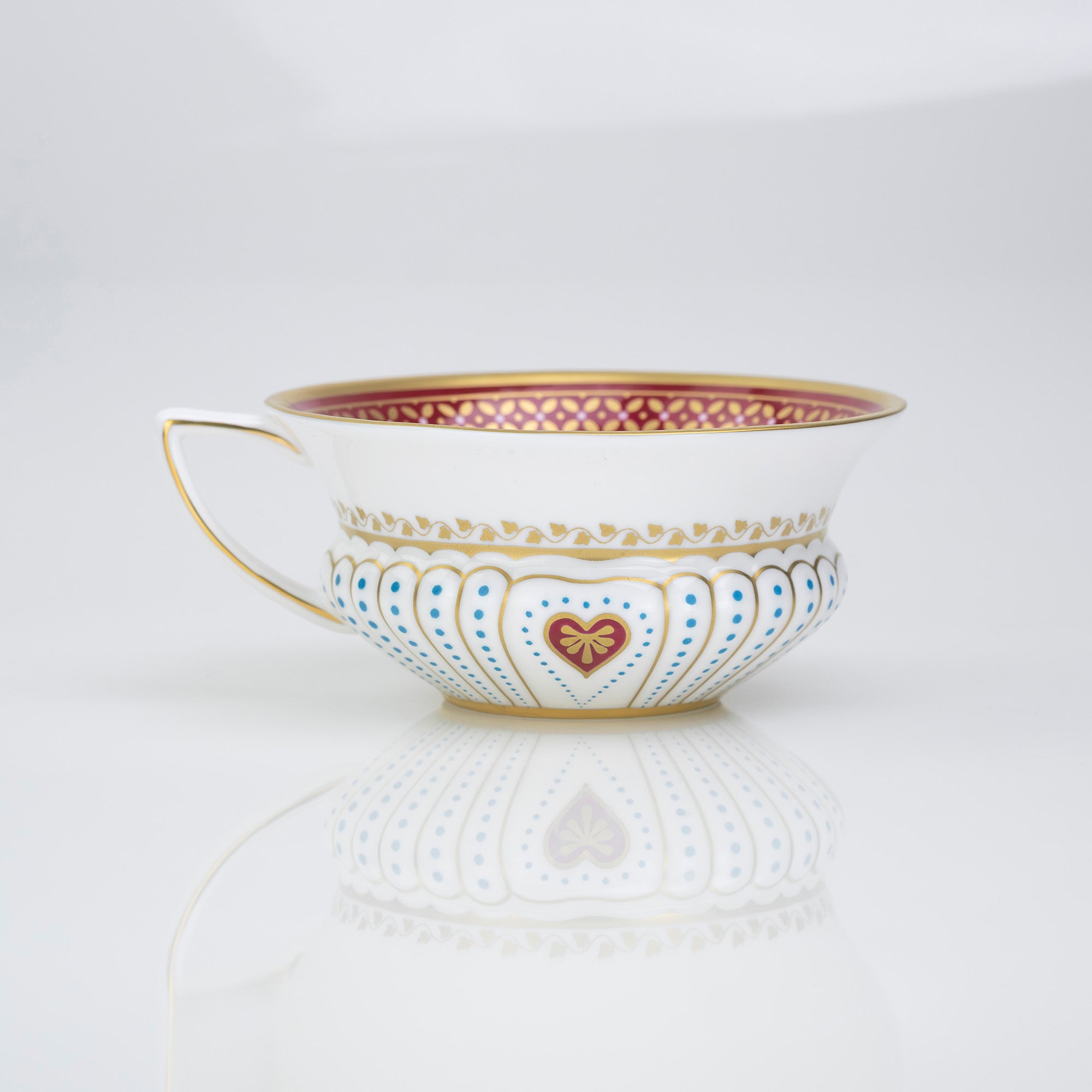 Wedgwood Harlequin Collection Queen of Hearts Teacup and Saucer (Discontinued)