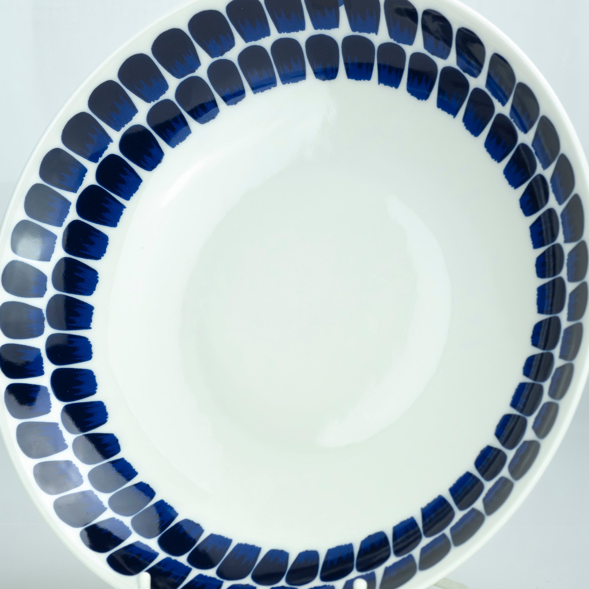 Arabia Tuokio 24h Deep Plate, 24cm, Scandinavian Style, Excellent Condition, Sticker Included (6)