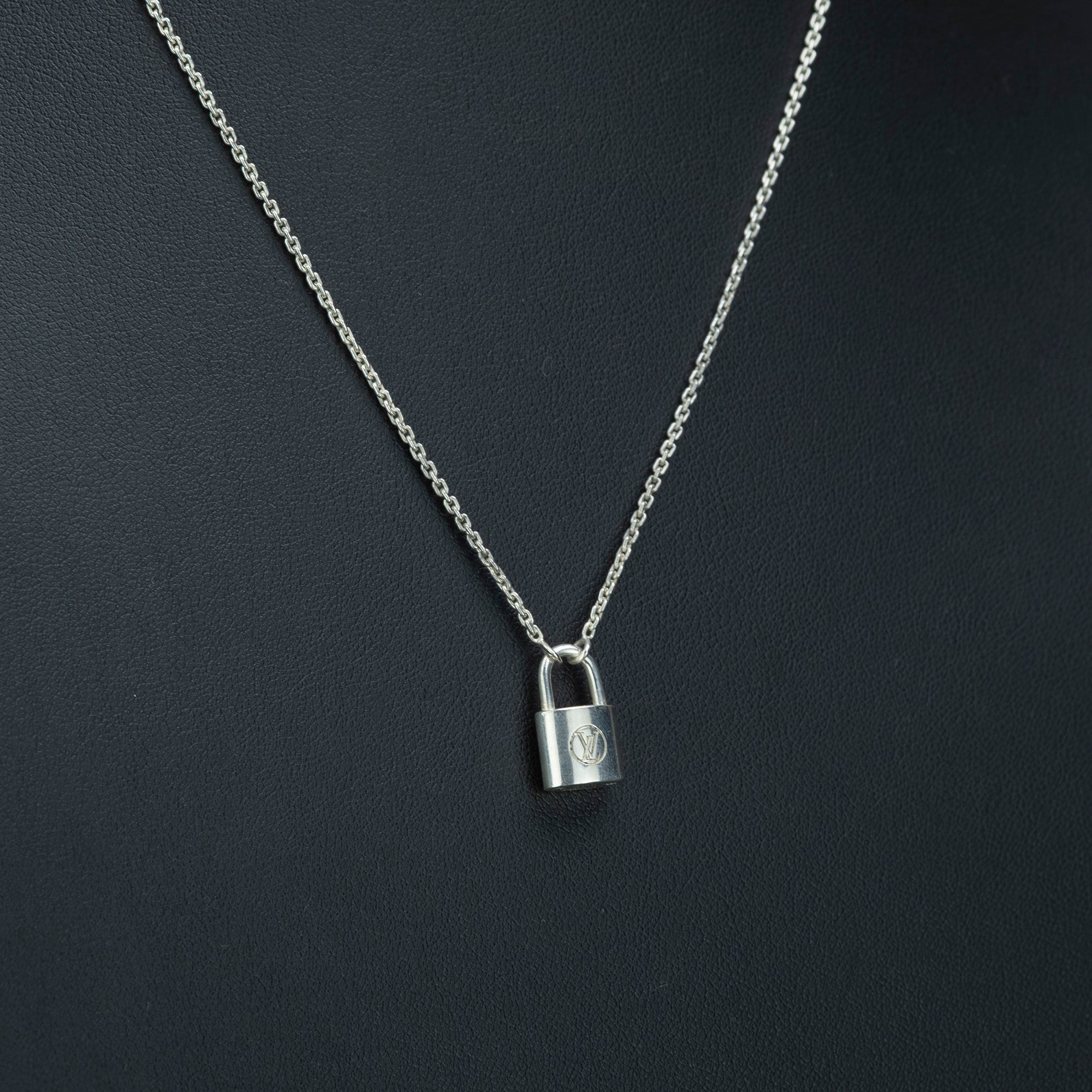 Louis Vuitton Lockit Necklace D22397, 925 Sterling Silver Padlock Pendant