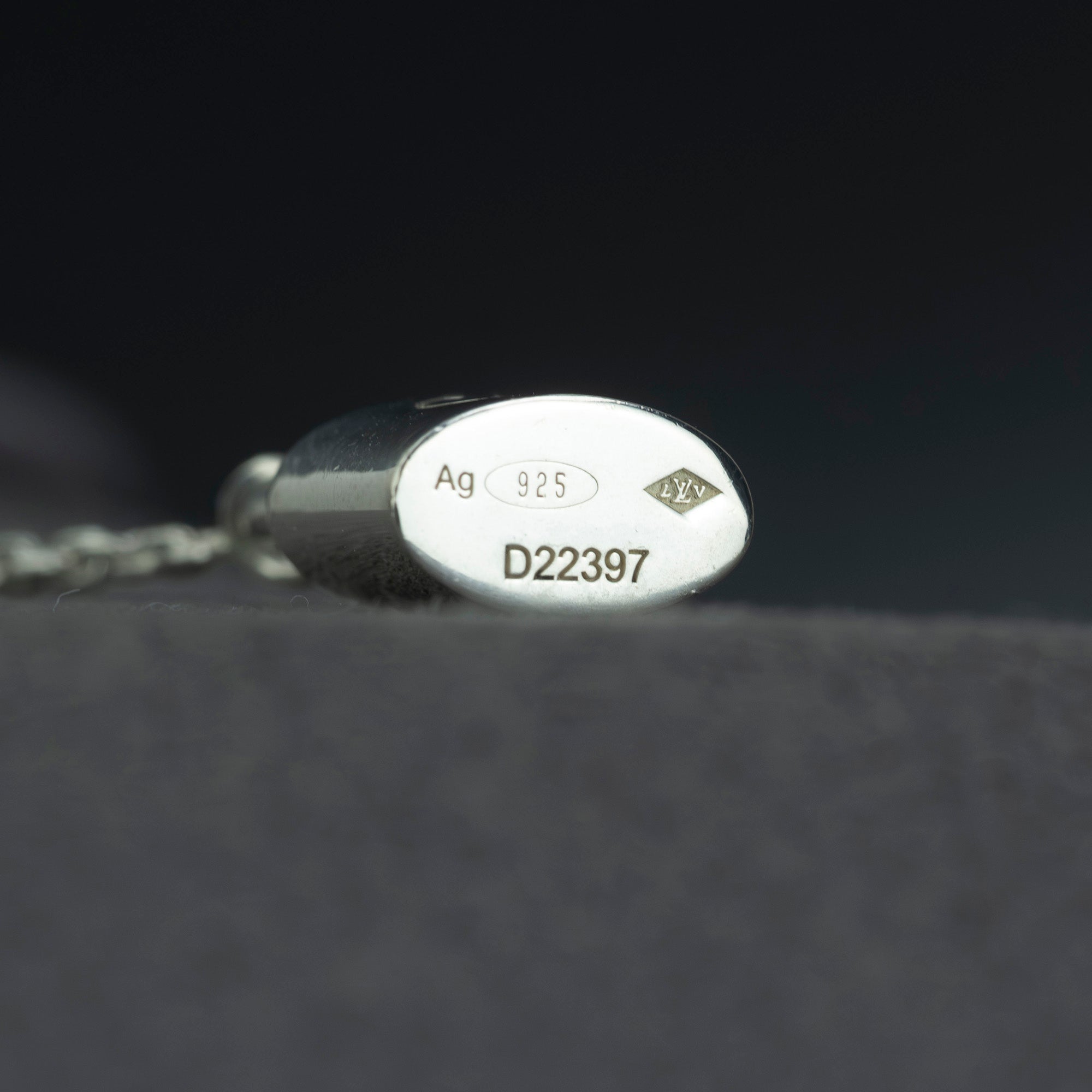 Louis Vuitton Lockit Necklace D22397, 925 Sterling Silver Padlock Pendant