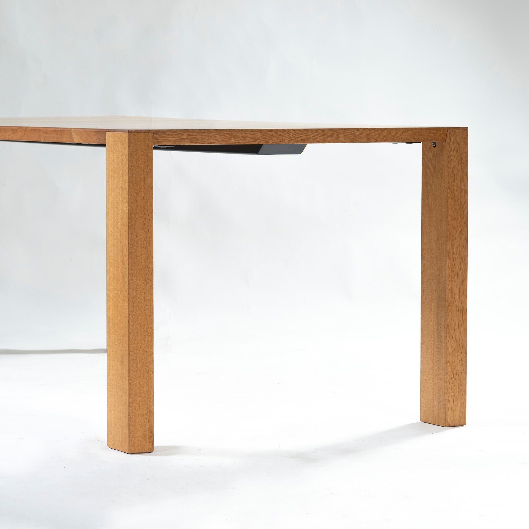 CONDE HOUSE solid oak dining table, w180cm, made in Japan, featuring a simple, Nordic and Japanese modern design.